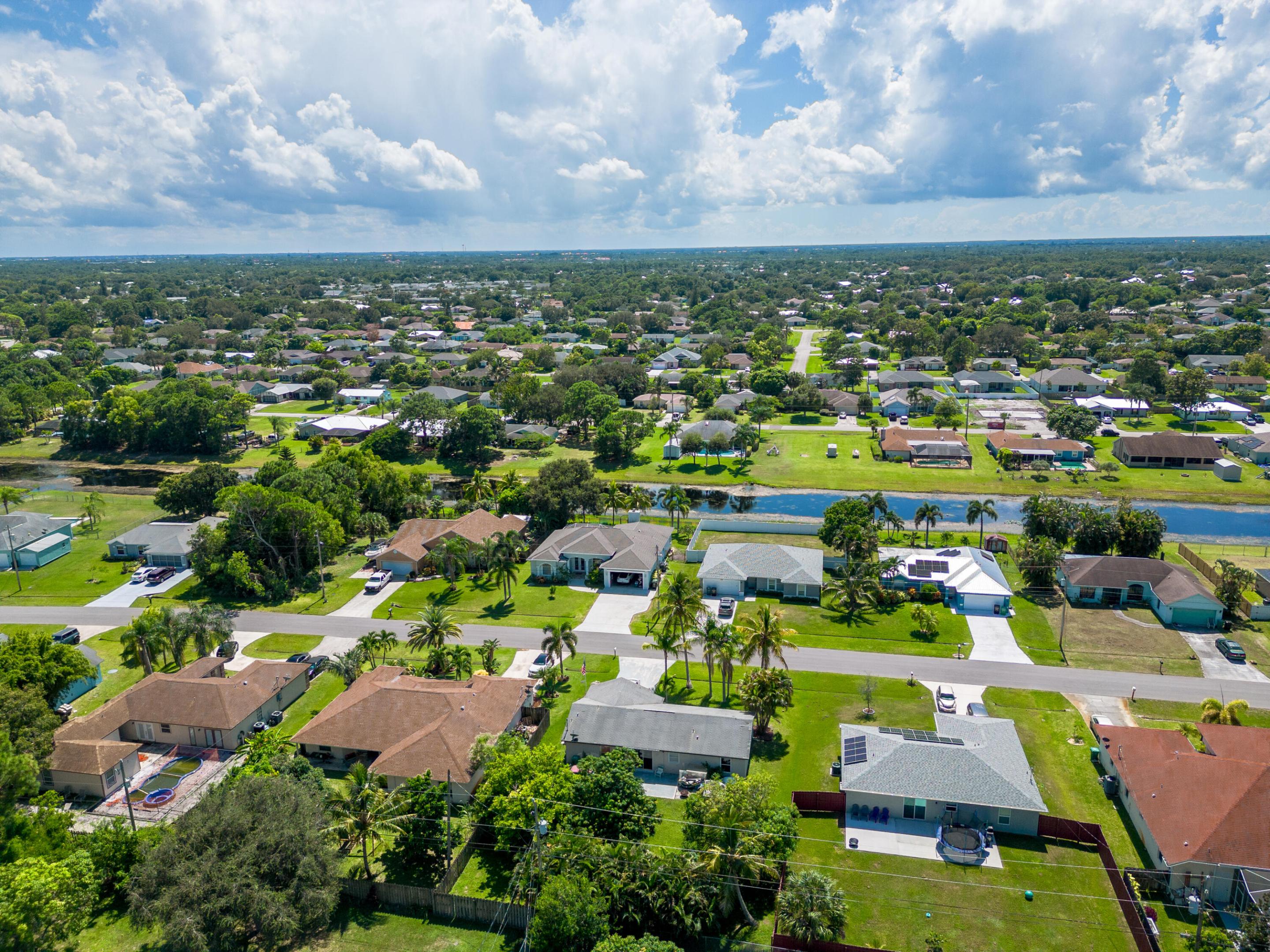 2128 SE Broward Terrace