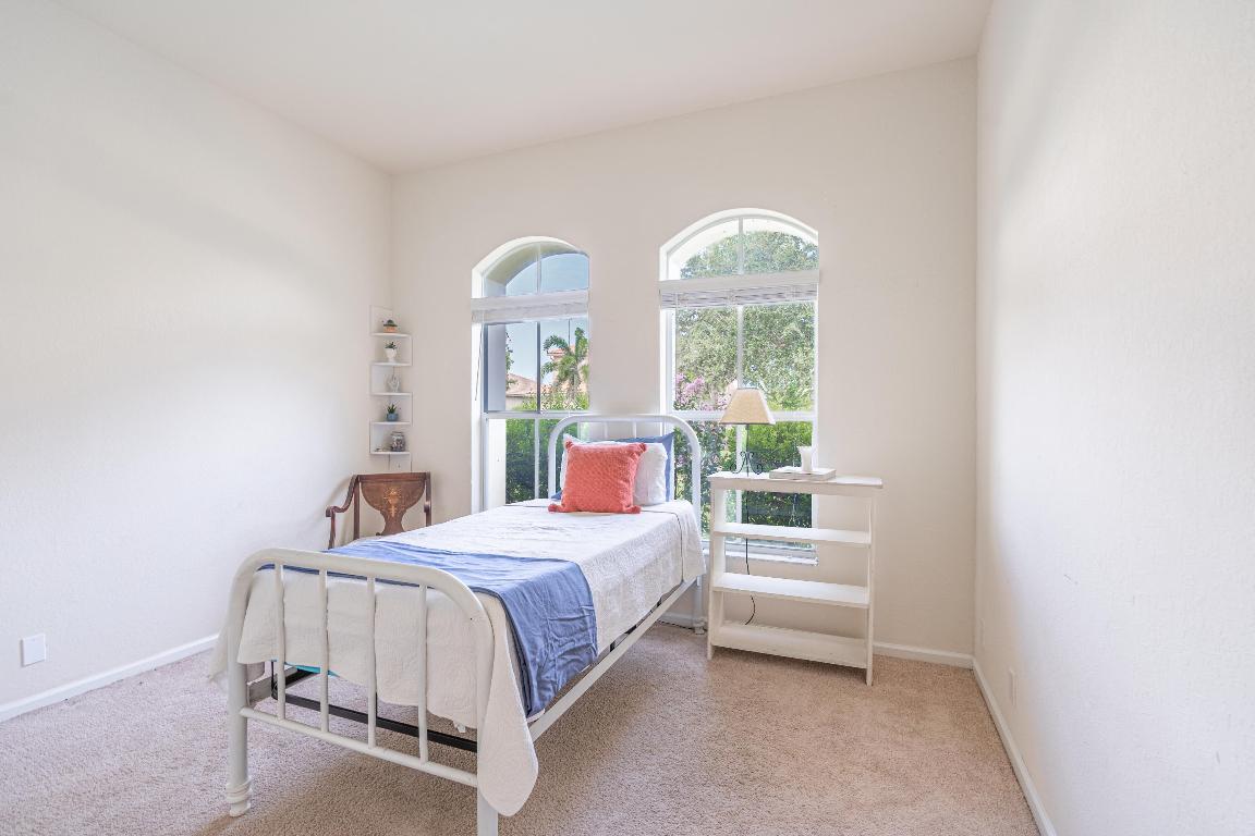 5531 Place Lake Drive