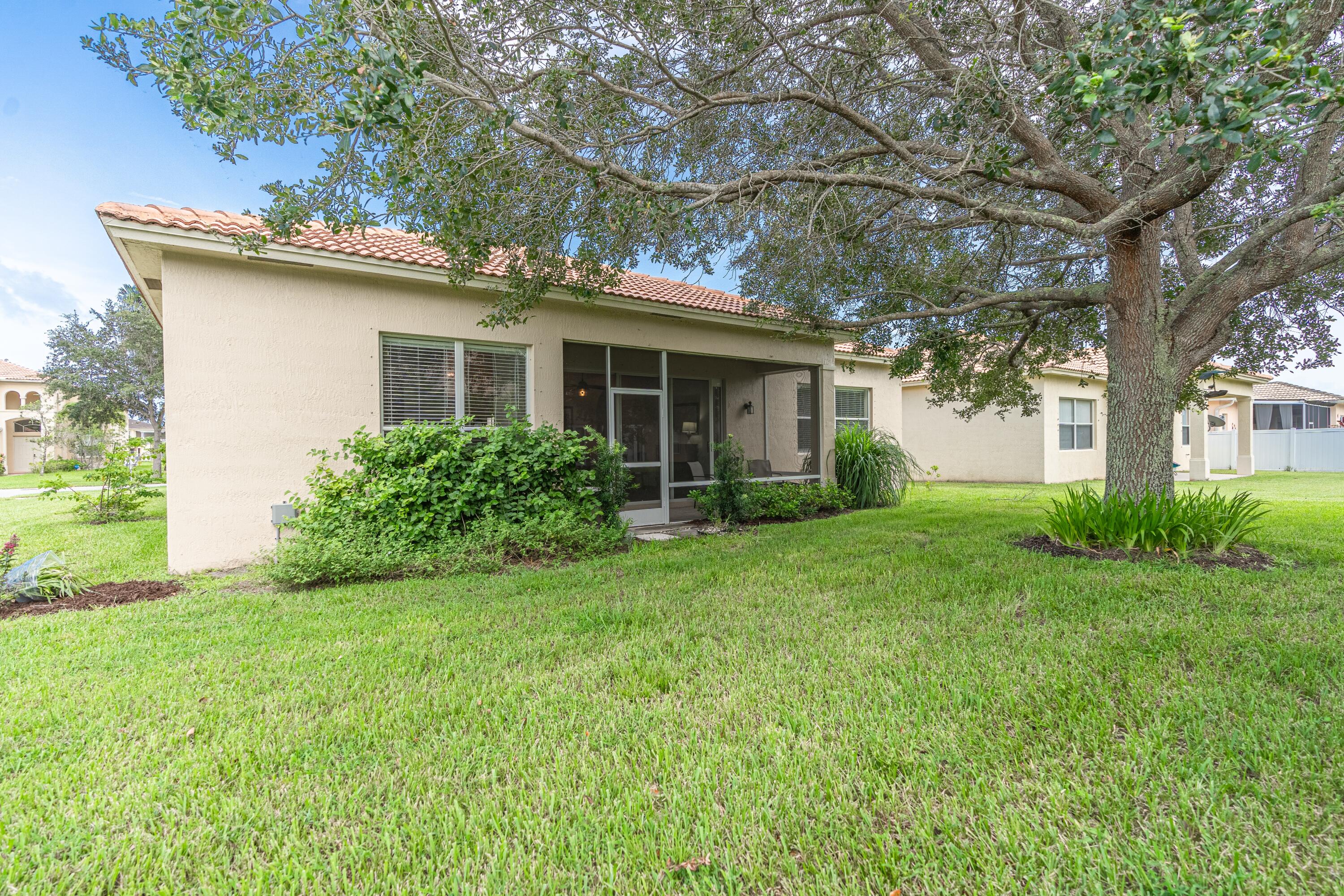 5531 Place Lake Drive