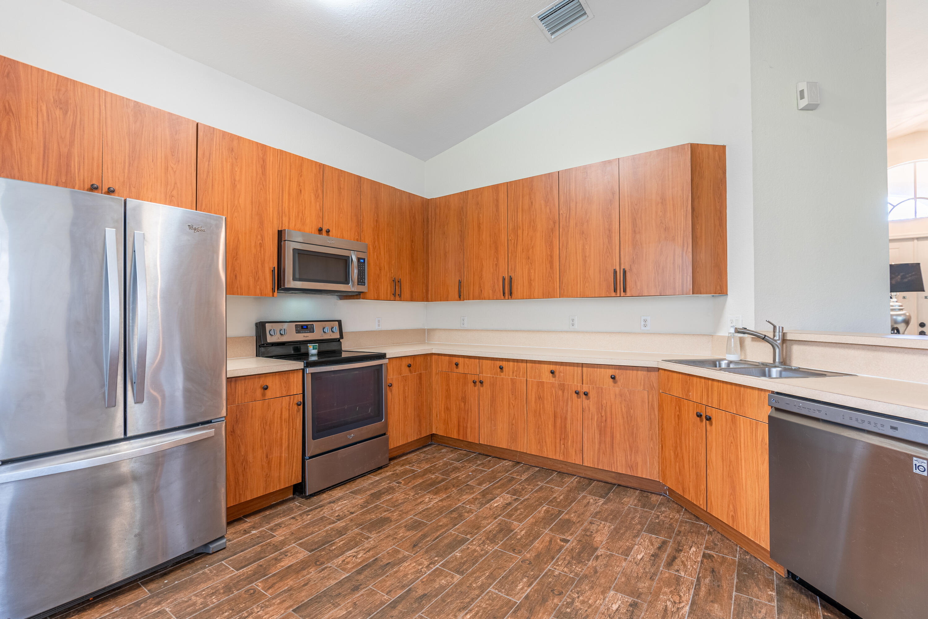 5531 Place Lake Drive