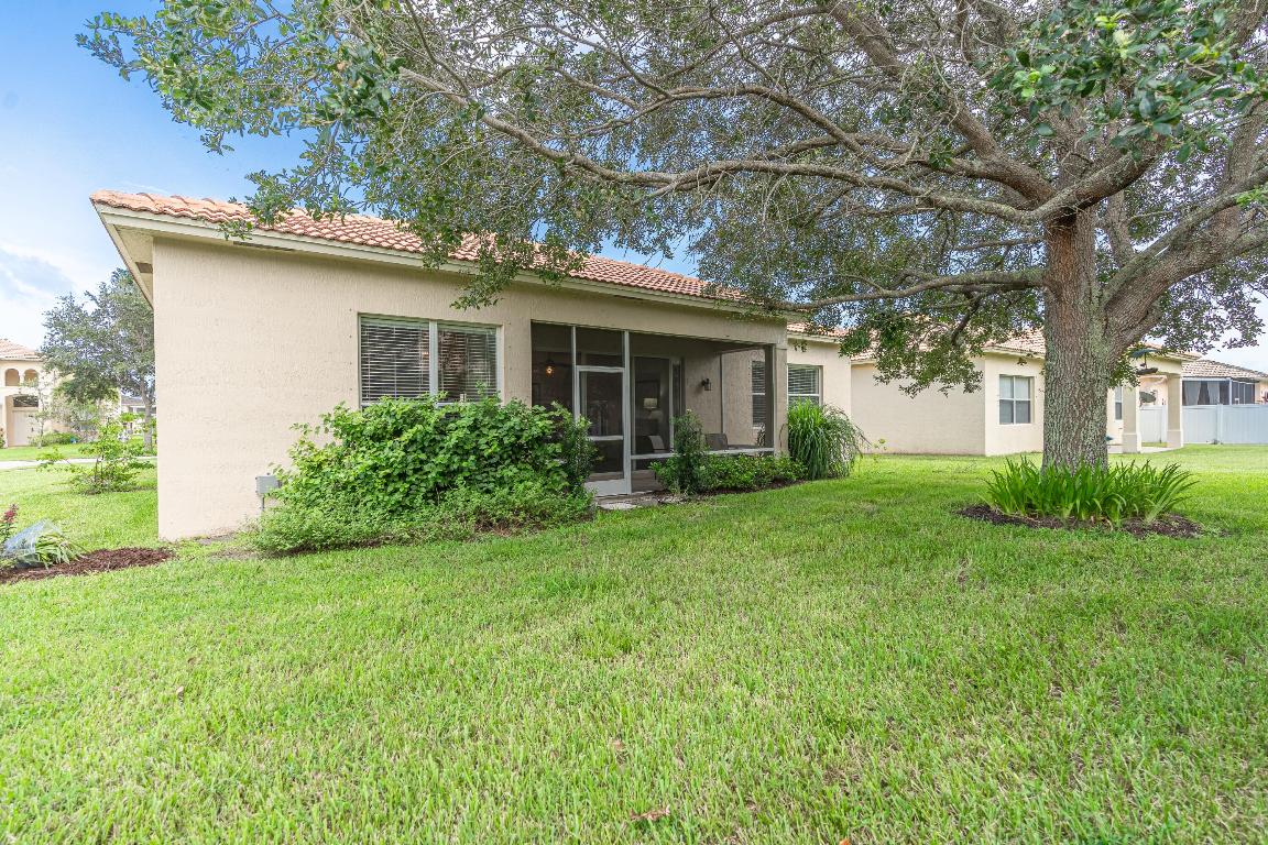 5531 Place Lake Drive