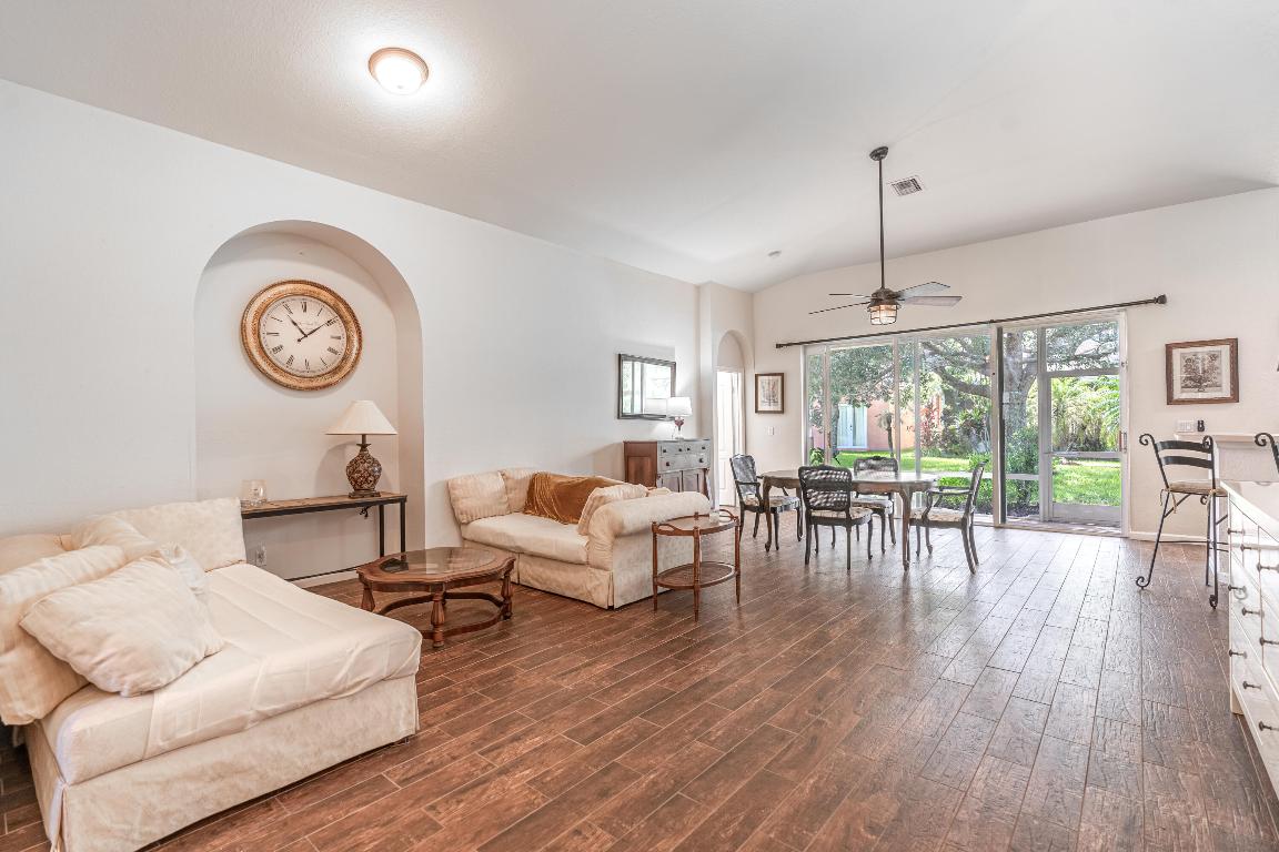 5531 Place Lake Drive