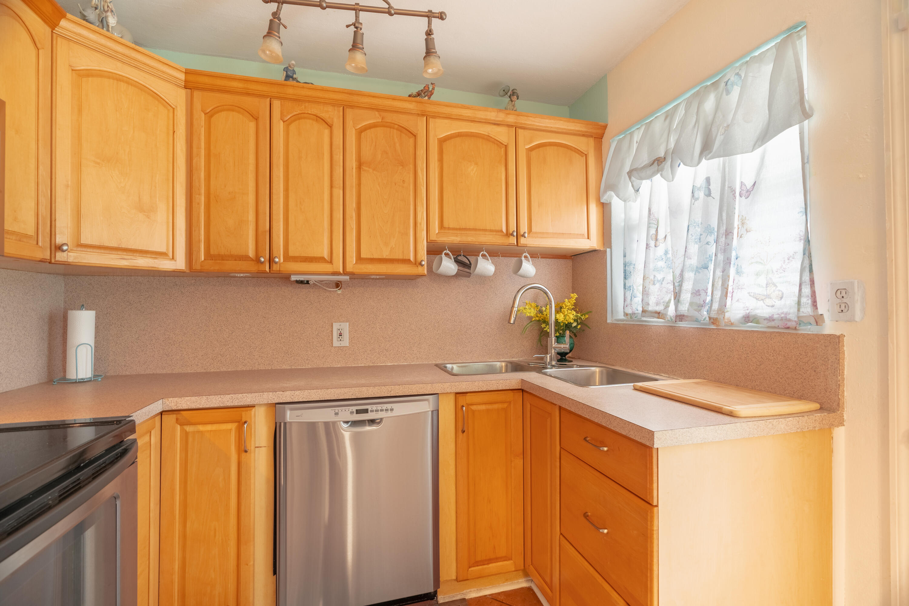 2222 NE Pelican Terrace