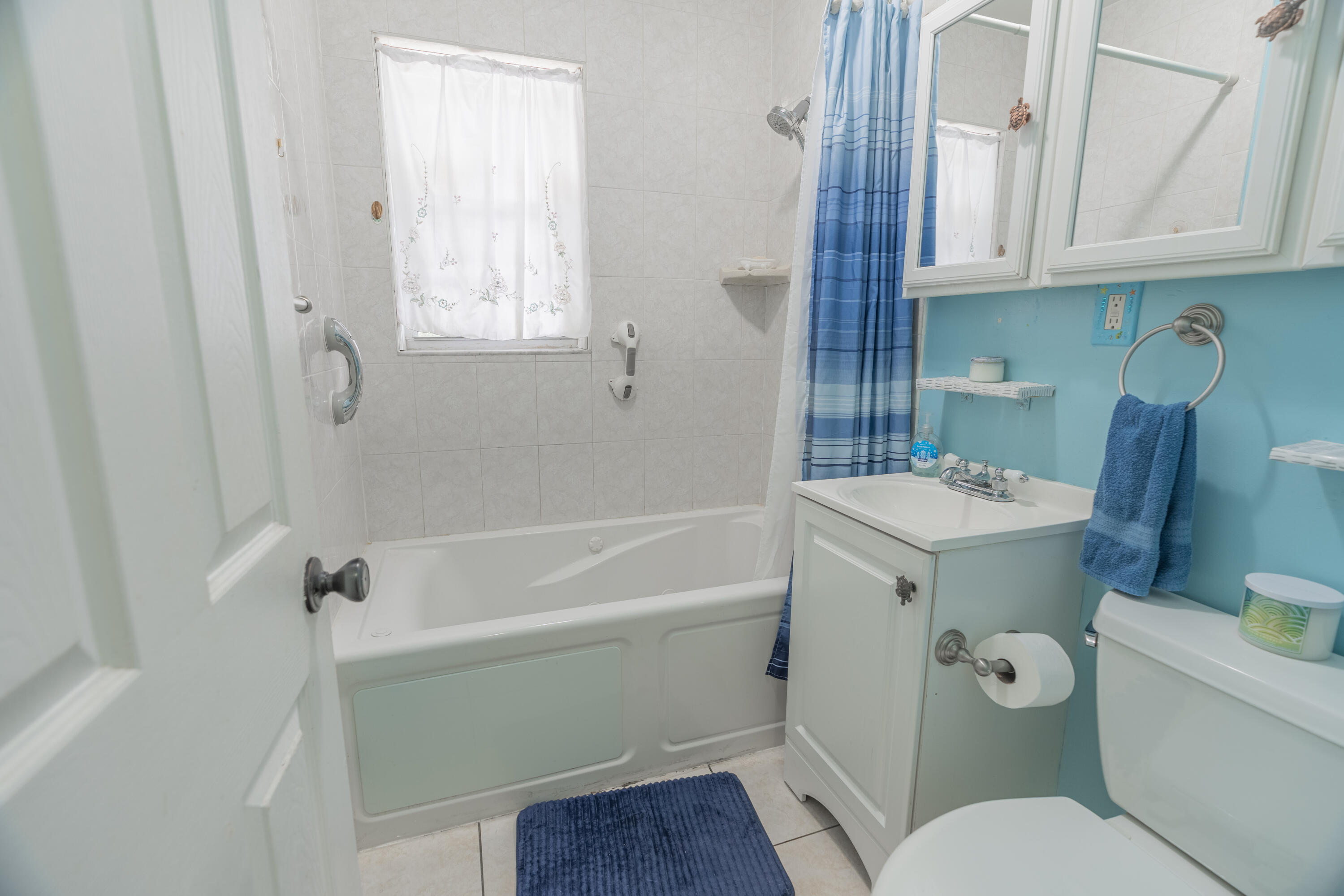 2222 NE Pelican Terrace