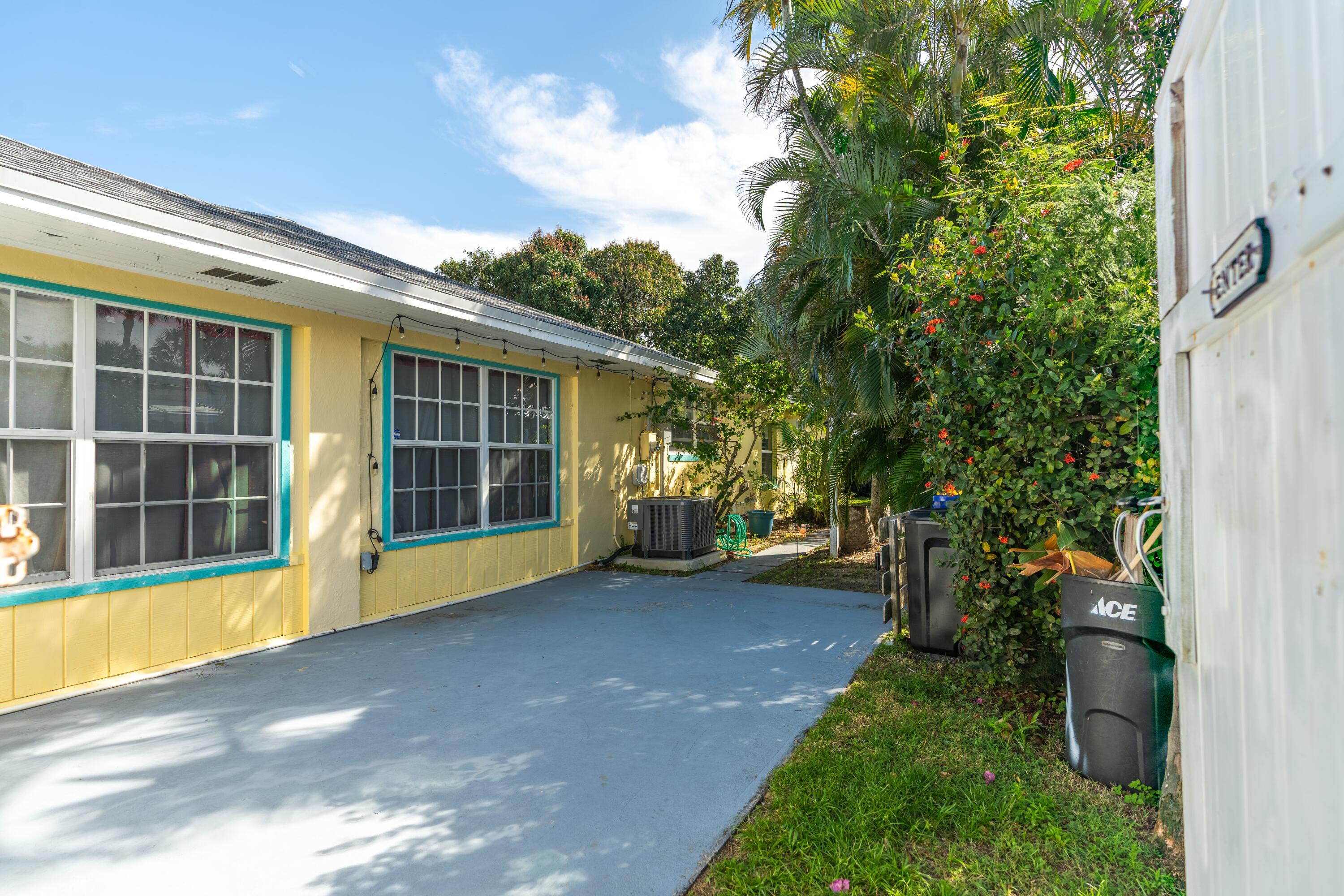 2222 NE Pelican Terrace