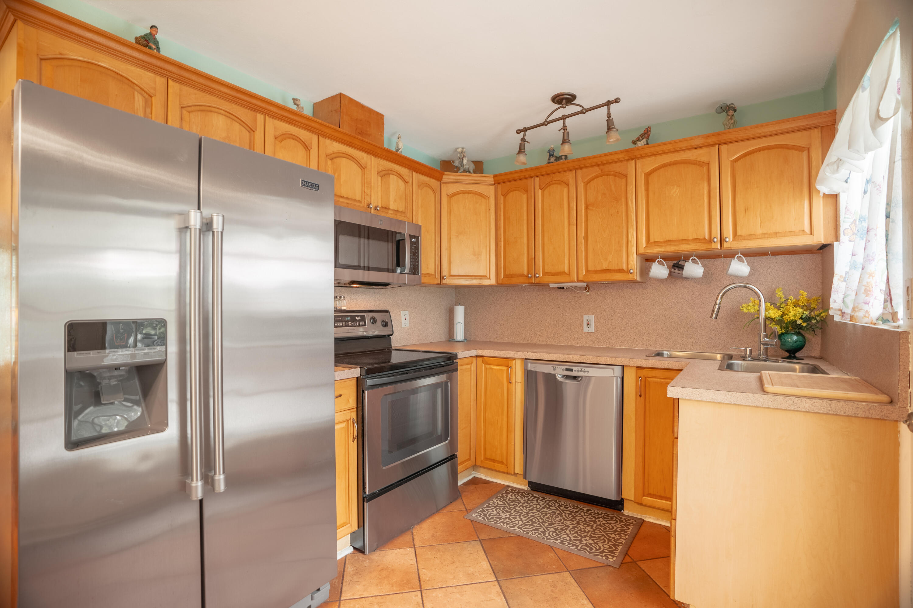 2222 NE Pelican Terrace