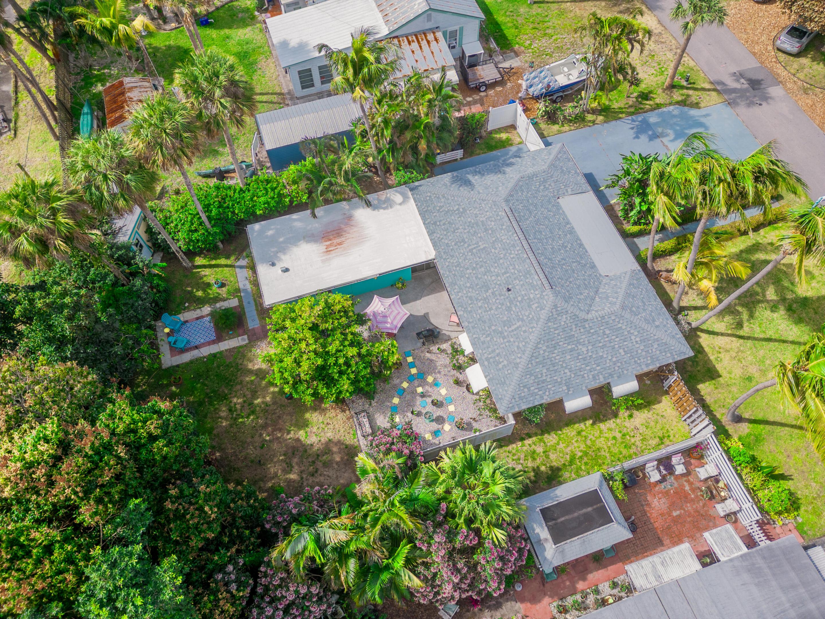 2222 NE Pelican Terrace