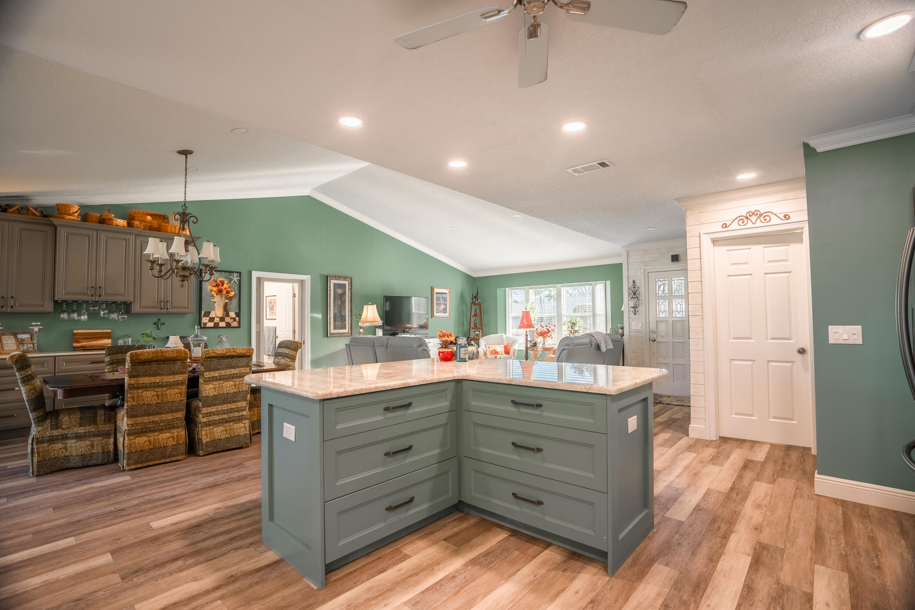 7875 SE Trenton Avenue