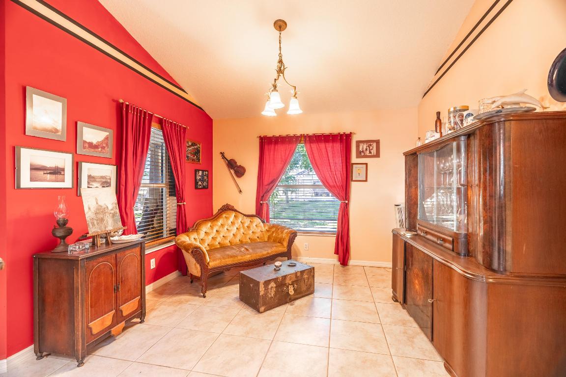 526 NW Bayshore Boulevard