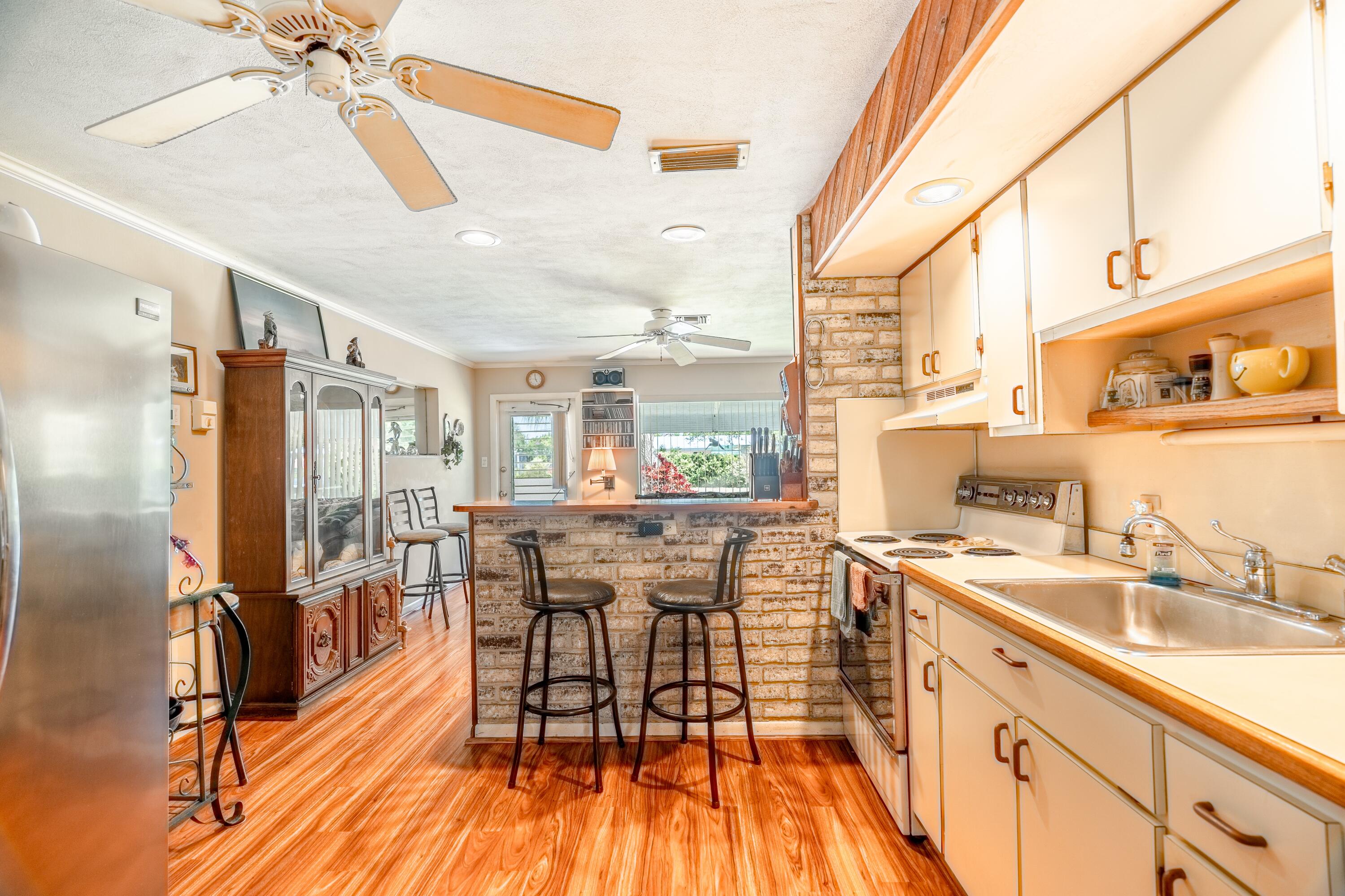 2556 NE Letitia Street