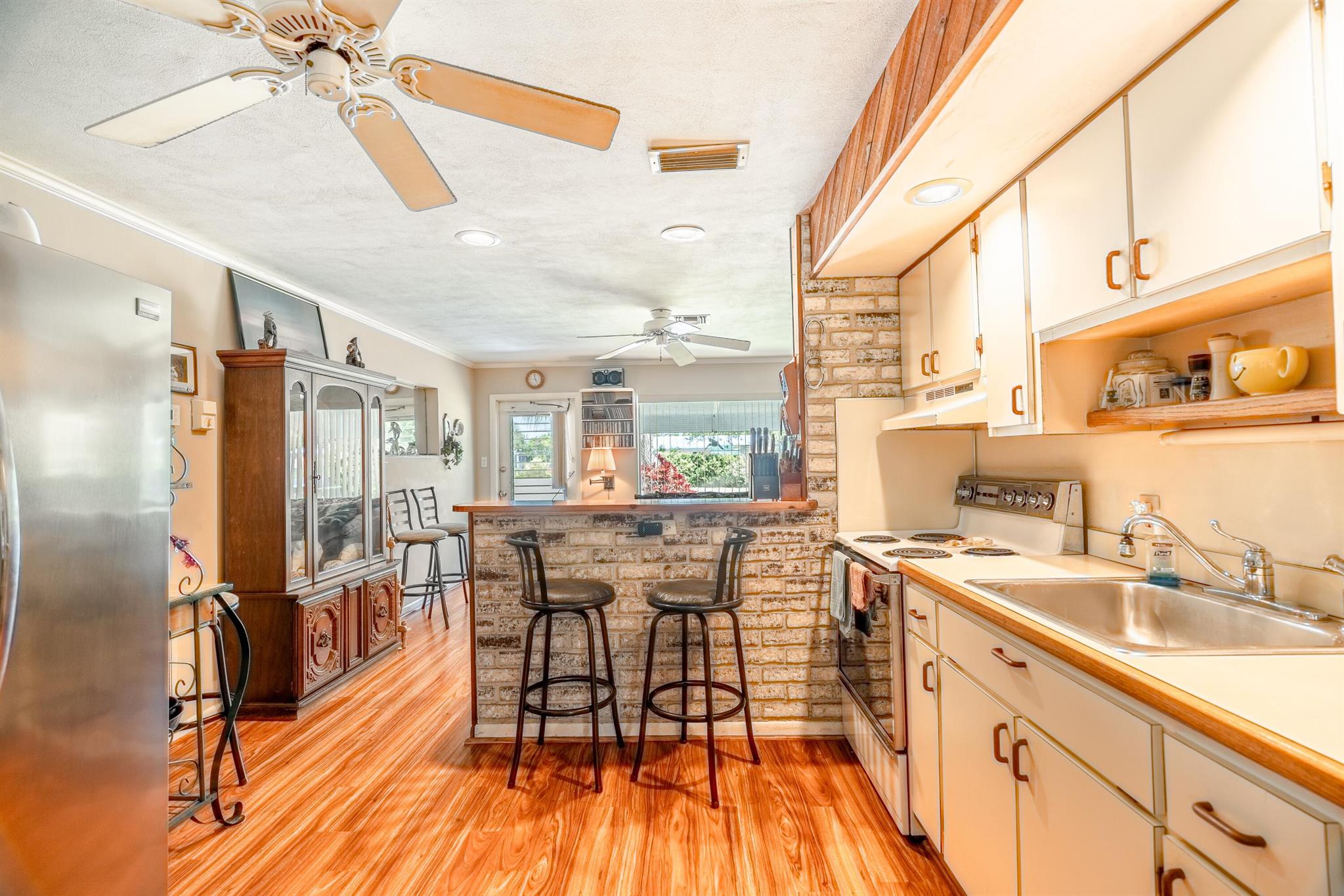 2556 NE Letitia Street