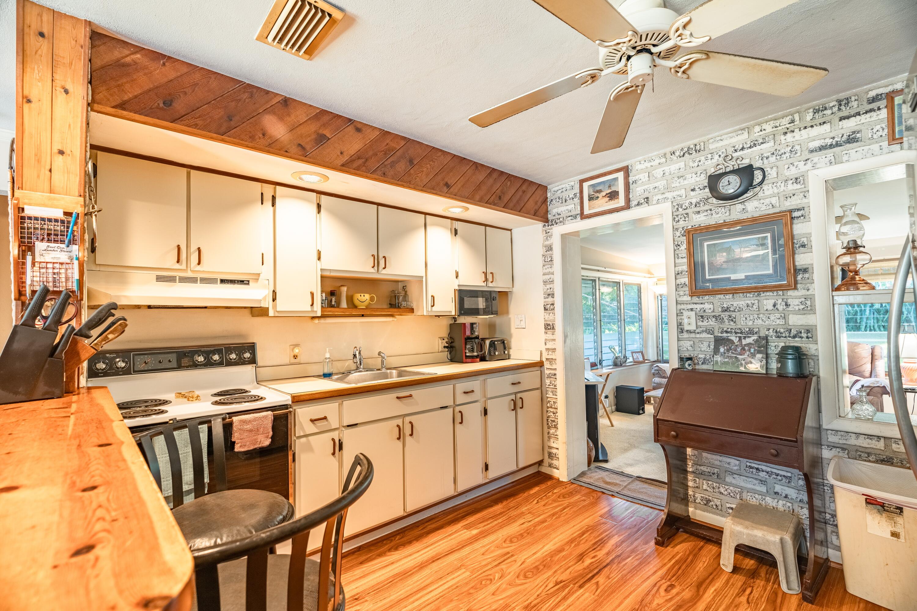 2556 NE Letitia Street