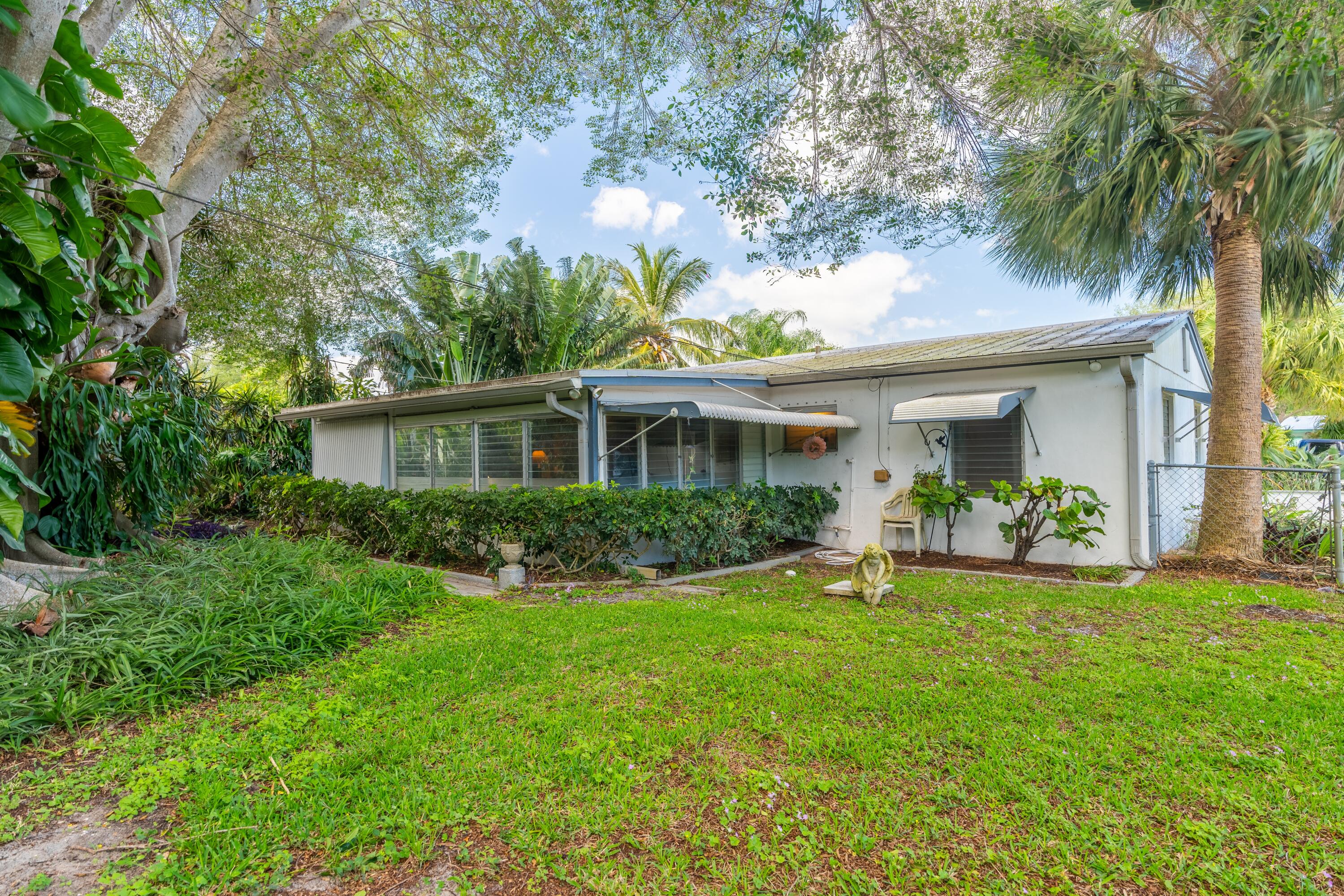 2556 NE Letitia Street