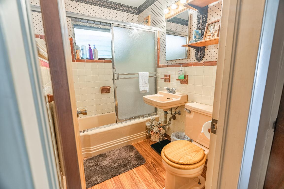 2556 NE Letitia Street