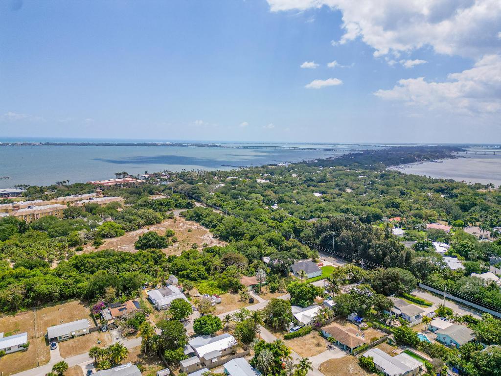 2556 NE Letitia Street