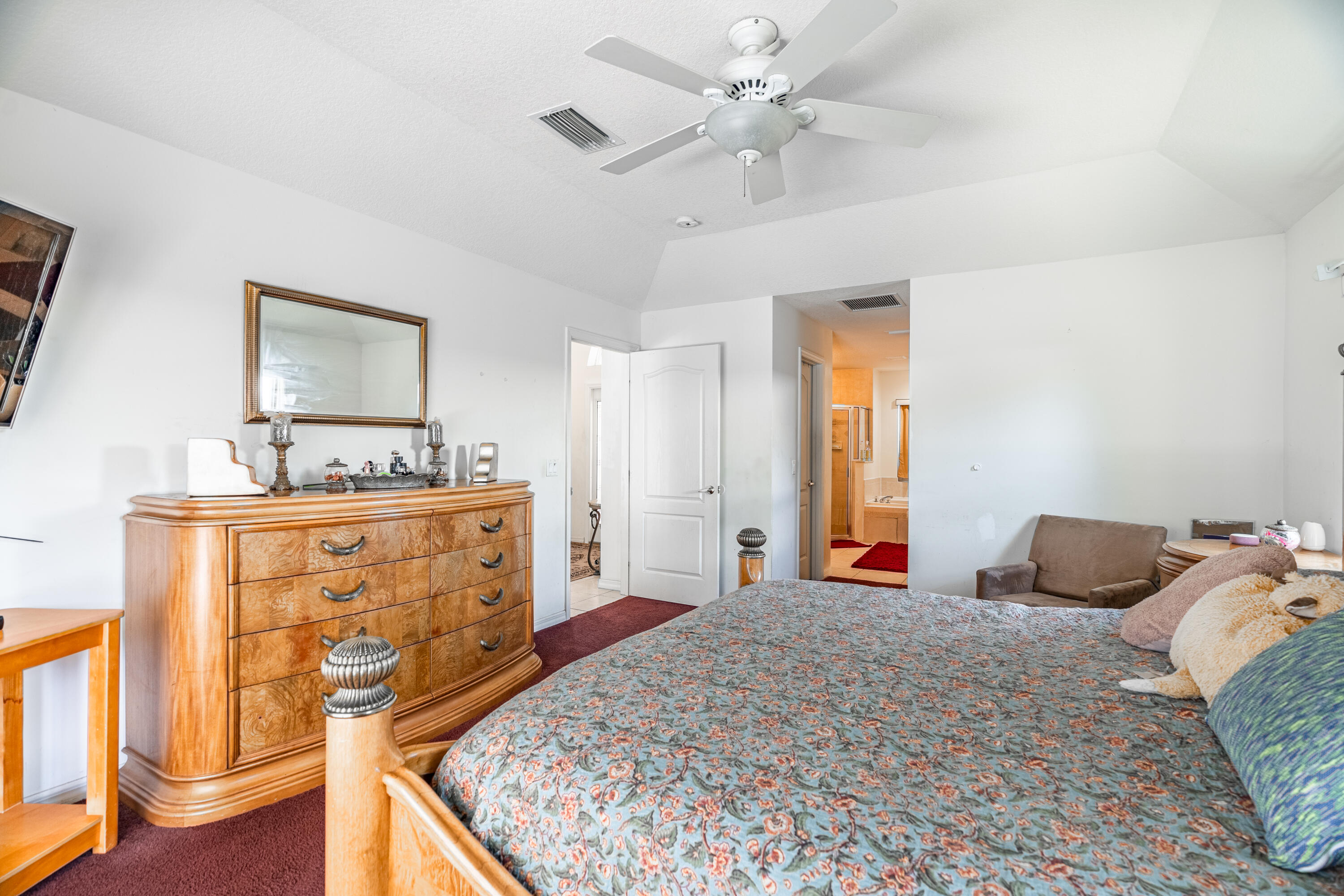 366 NE Genesee Avenue