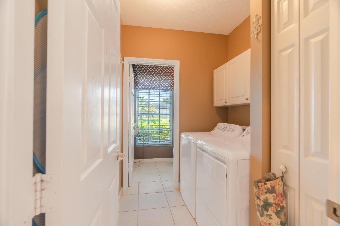 1641 SW Janette Avenue