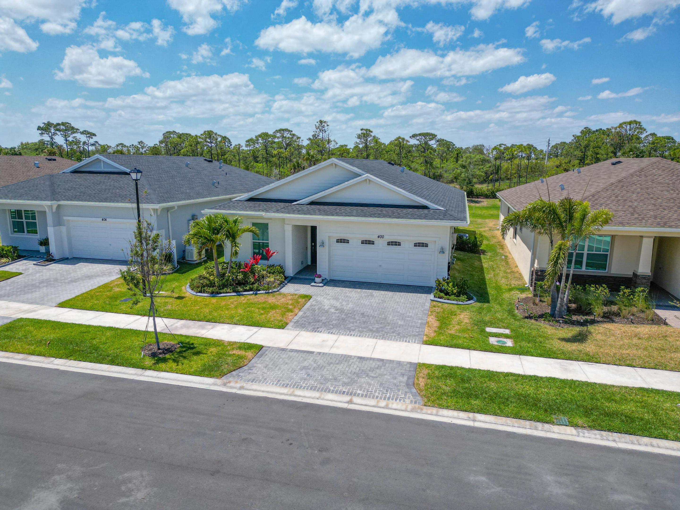 400 SE Mulberry Way