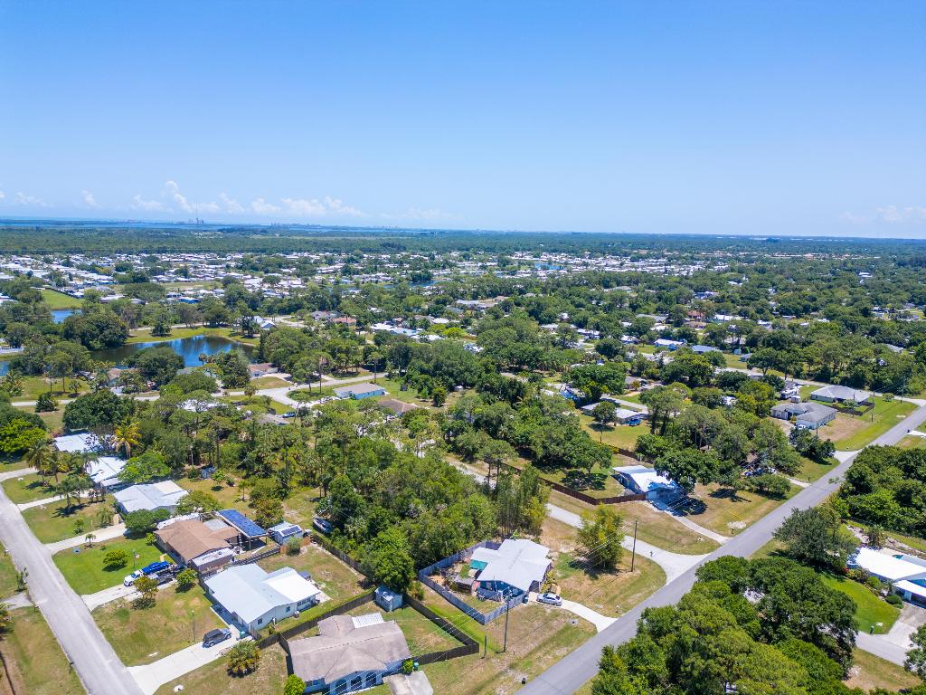 6904 Belleair Avenue