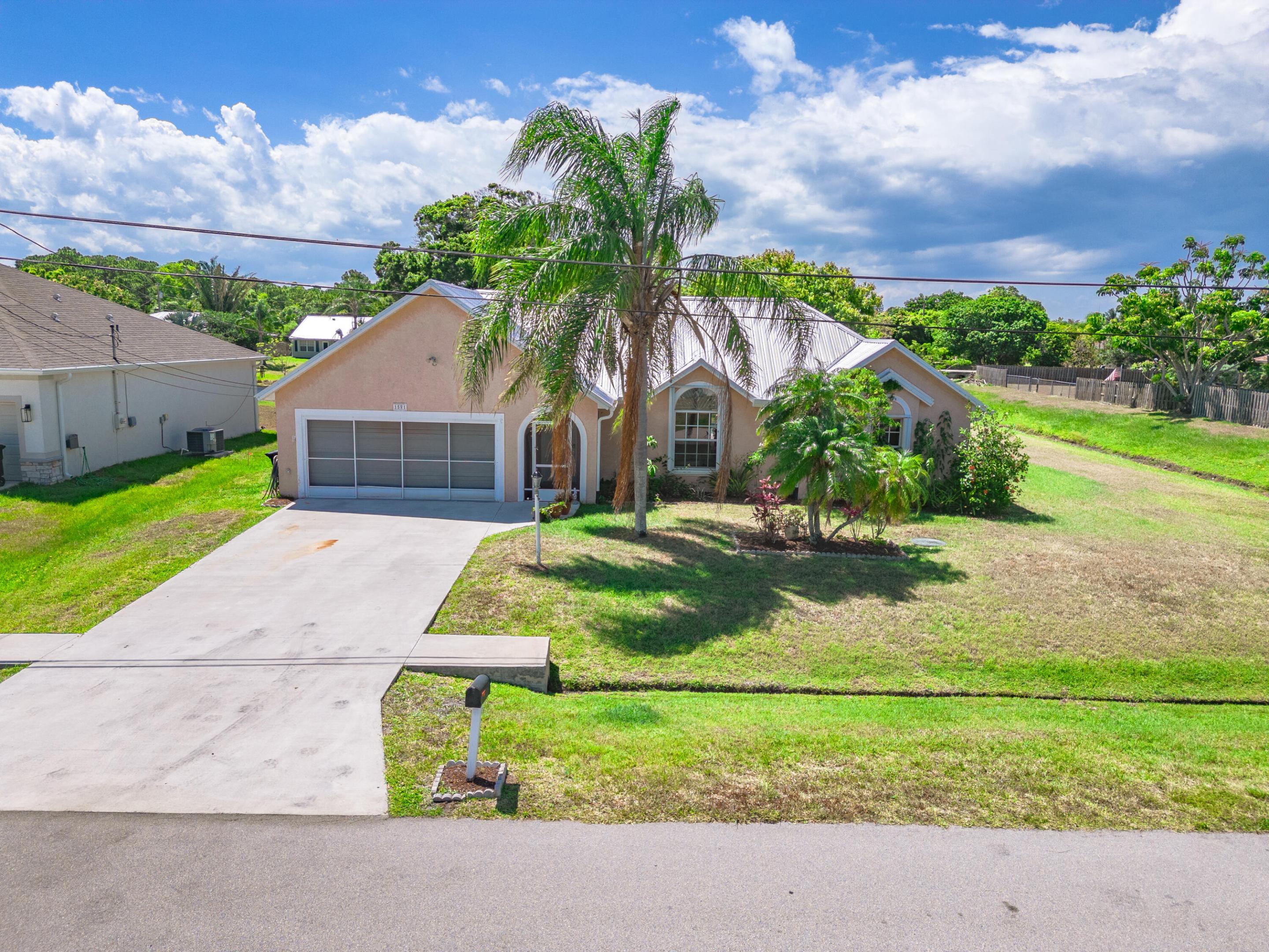 1581 SE Dome Circle