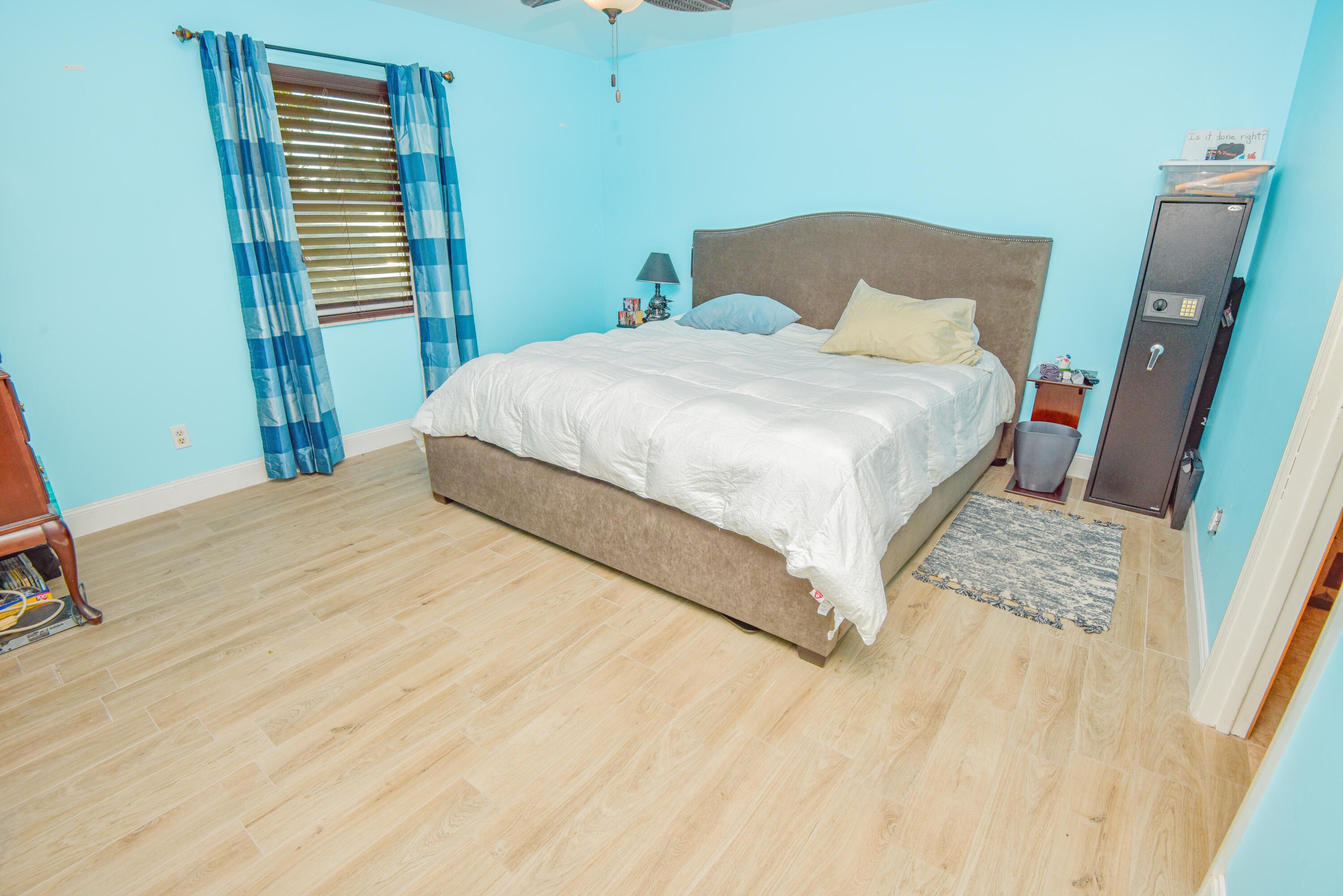 2311 NE 15th Court