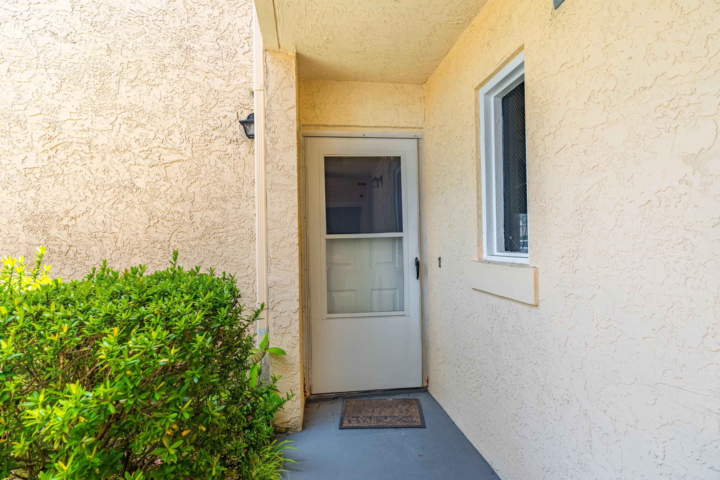 1621 SE Green Acres Circle W-102