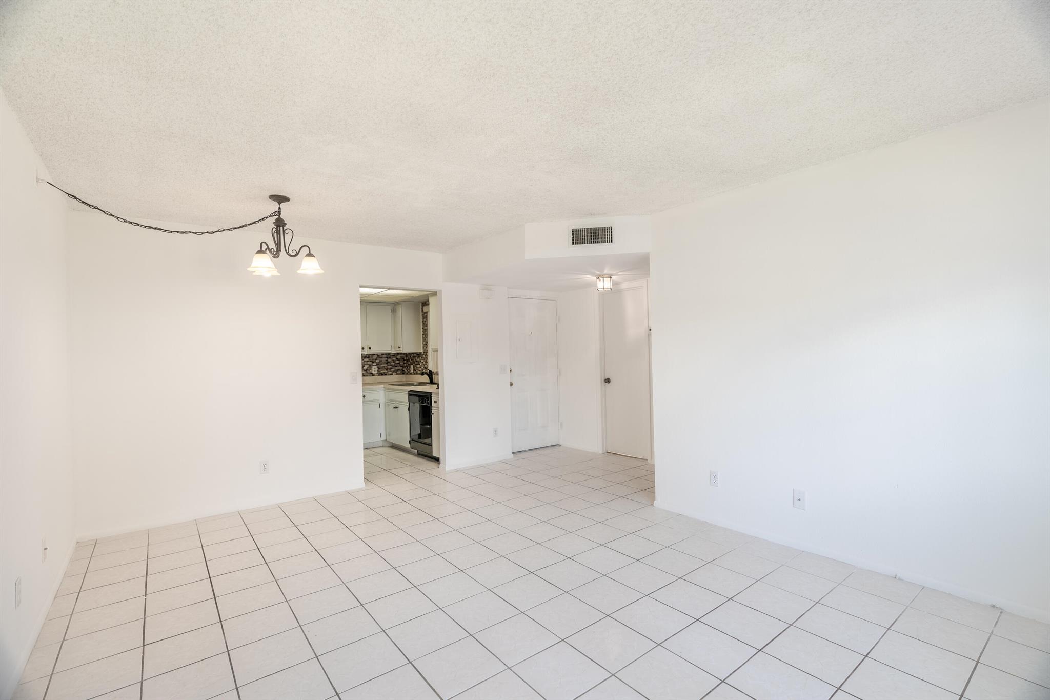 1621 SE Green Acres Circle W-102