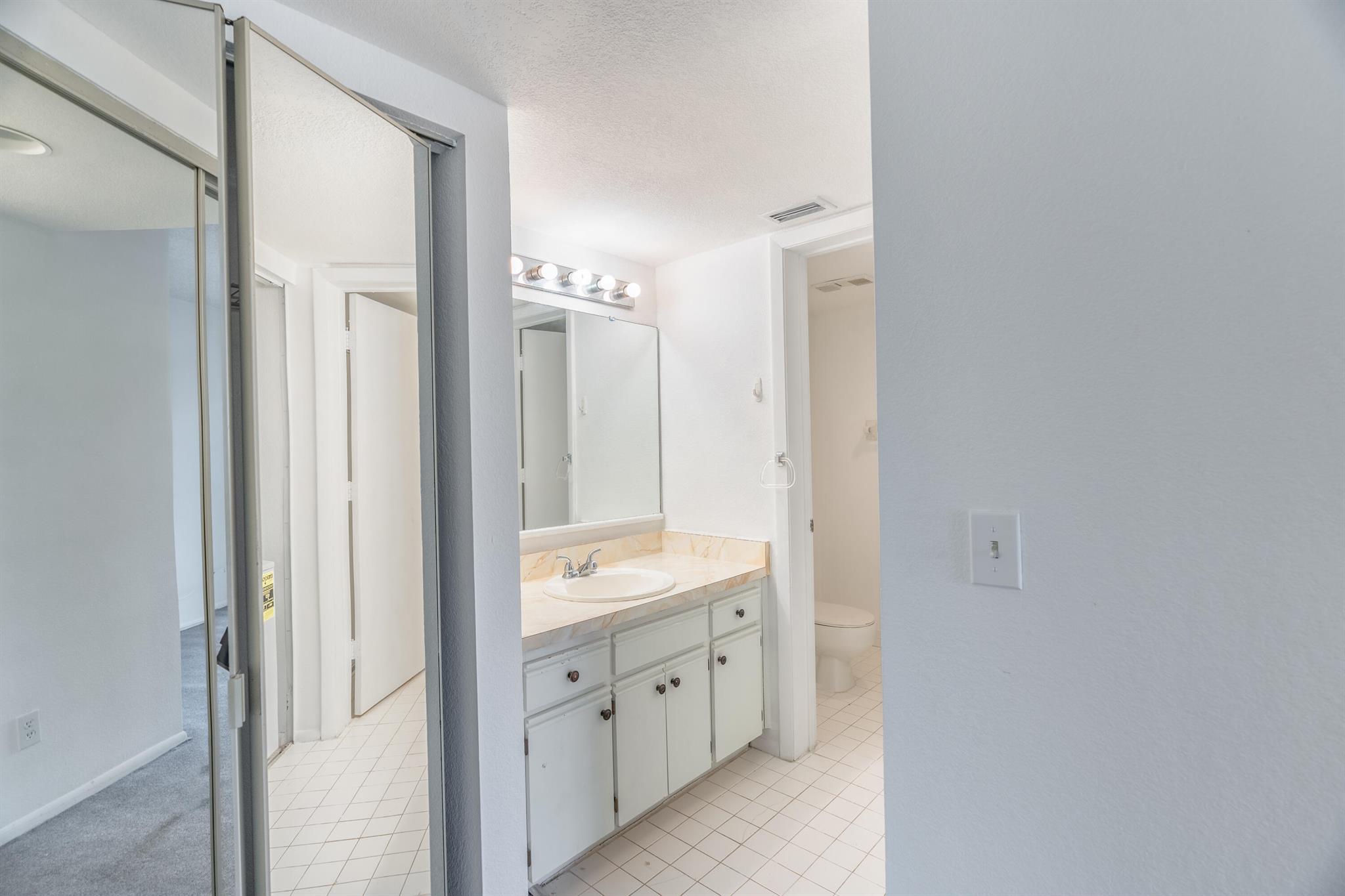 1621 SE Green Acres Circle W-102