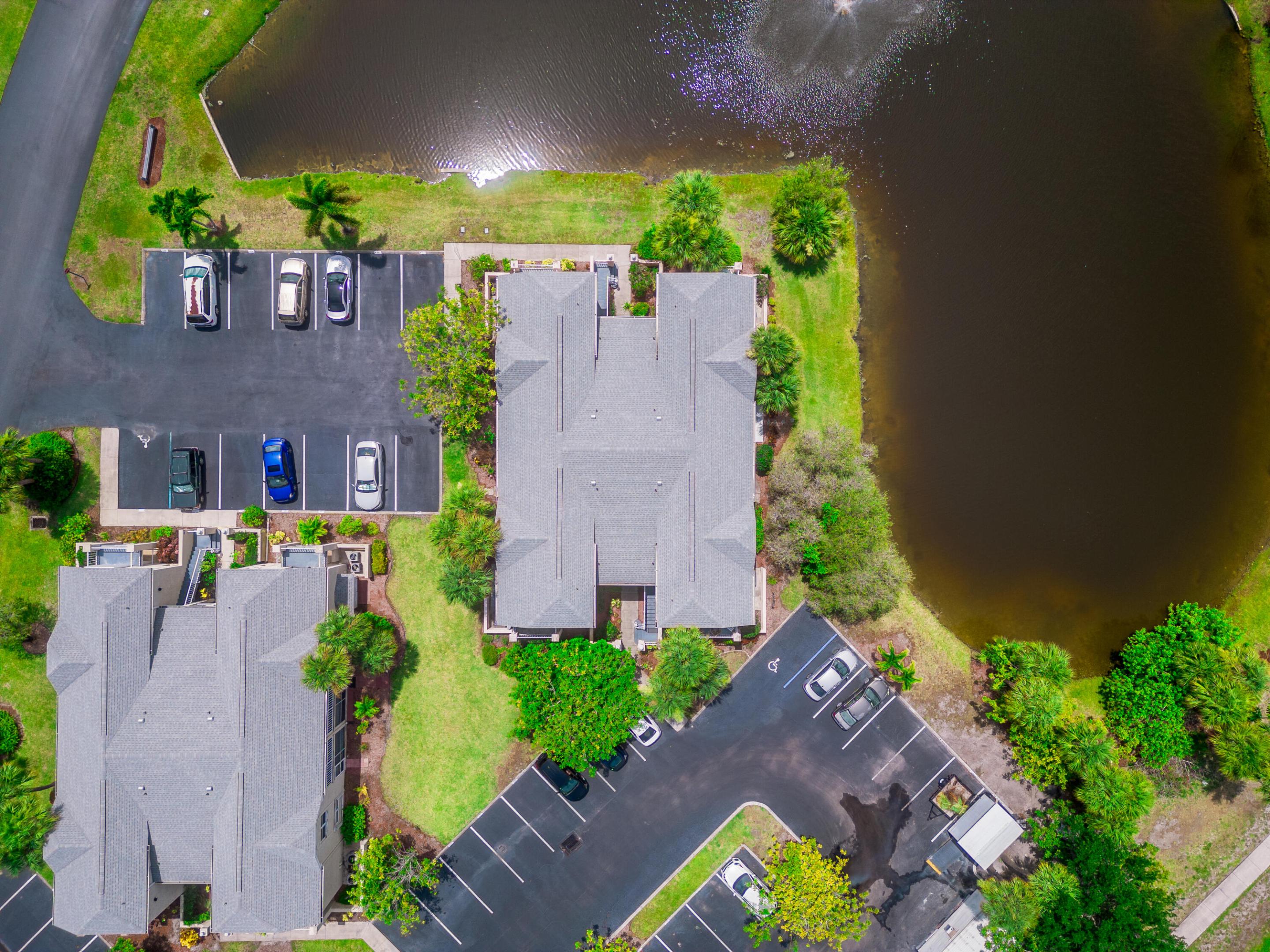 1621 SE Green Acres Circle W-102