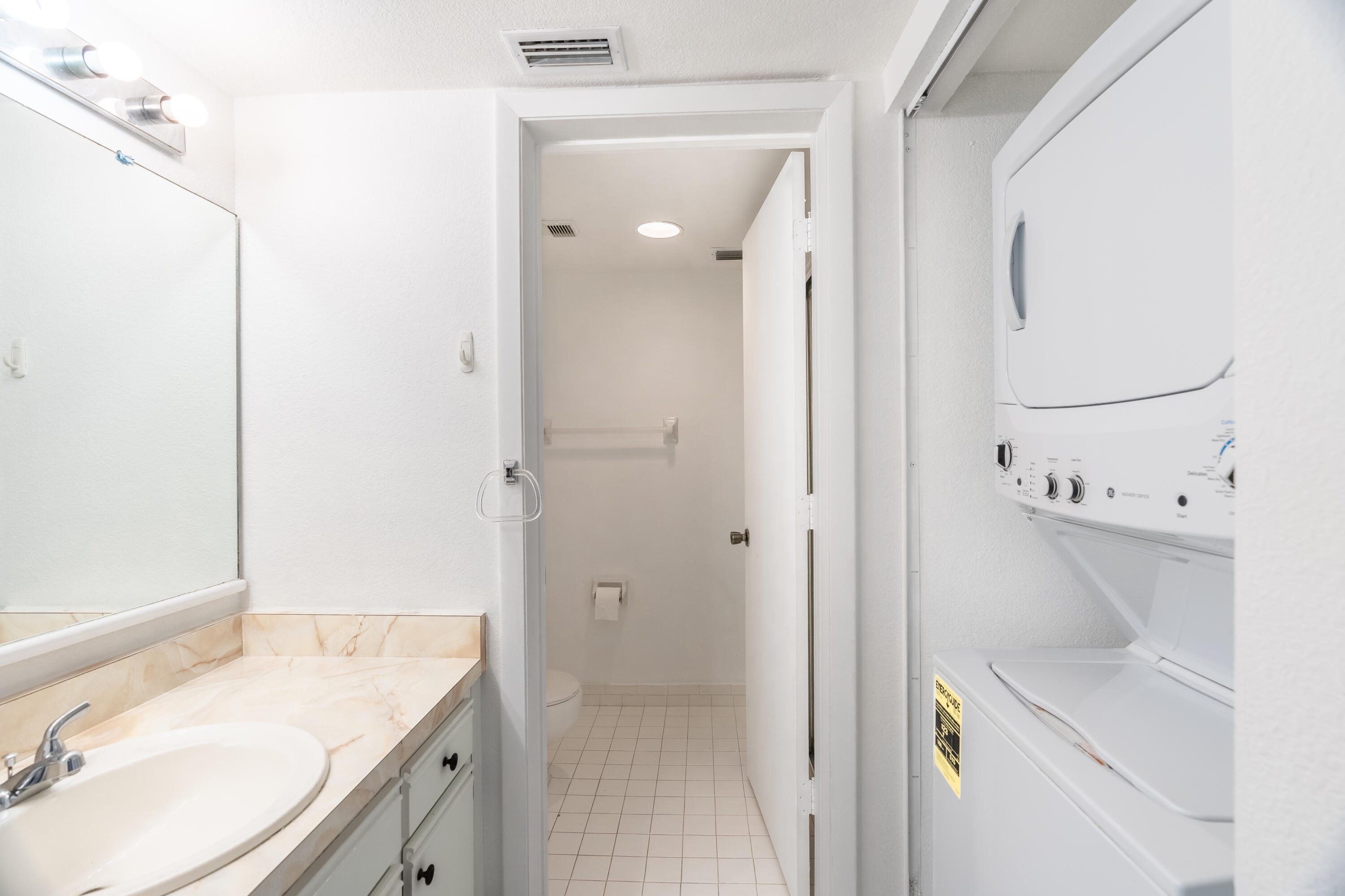 1621 SE Green Acres Circle W-102