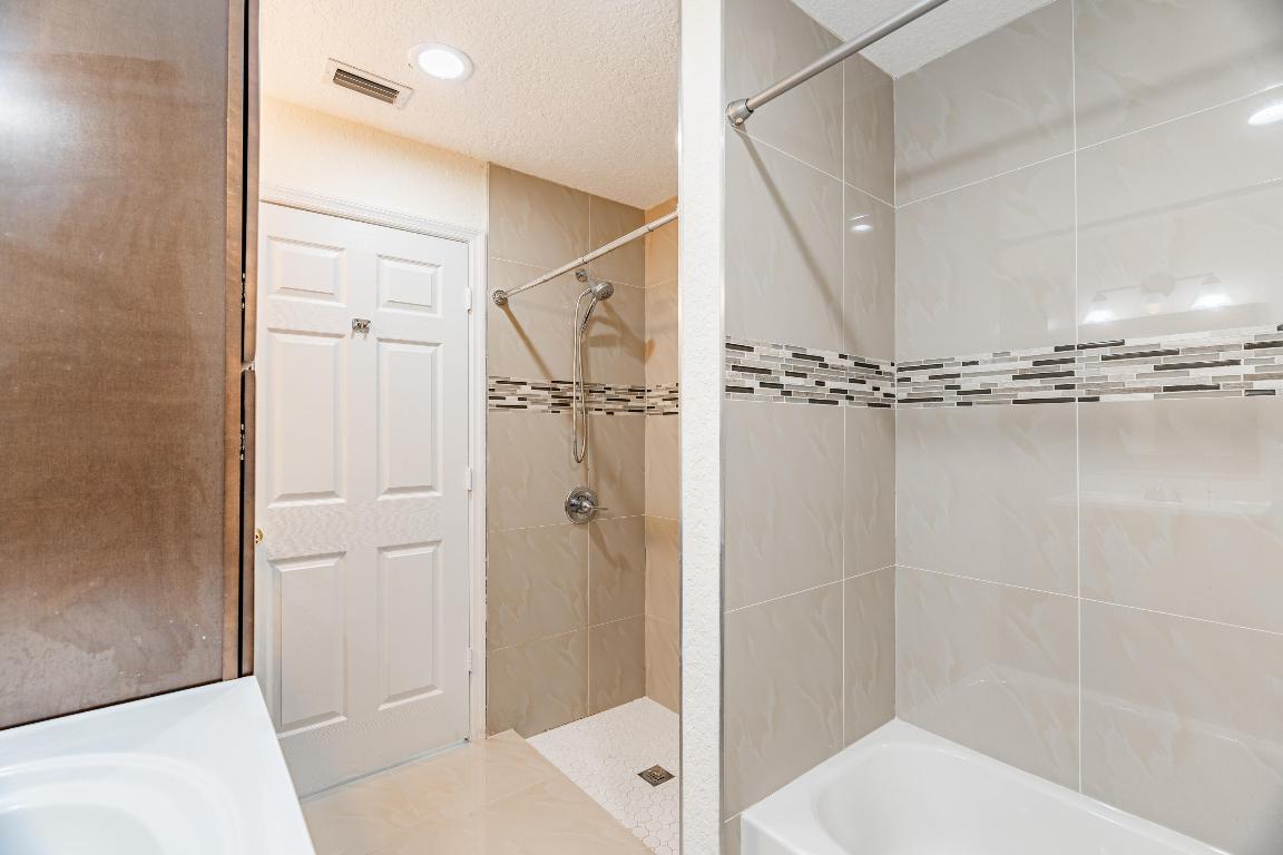 2841 SW Vittorio Street