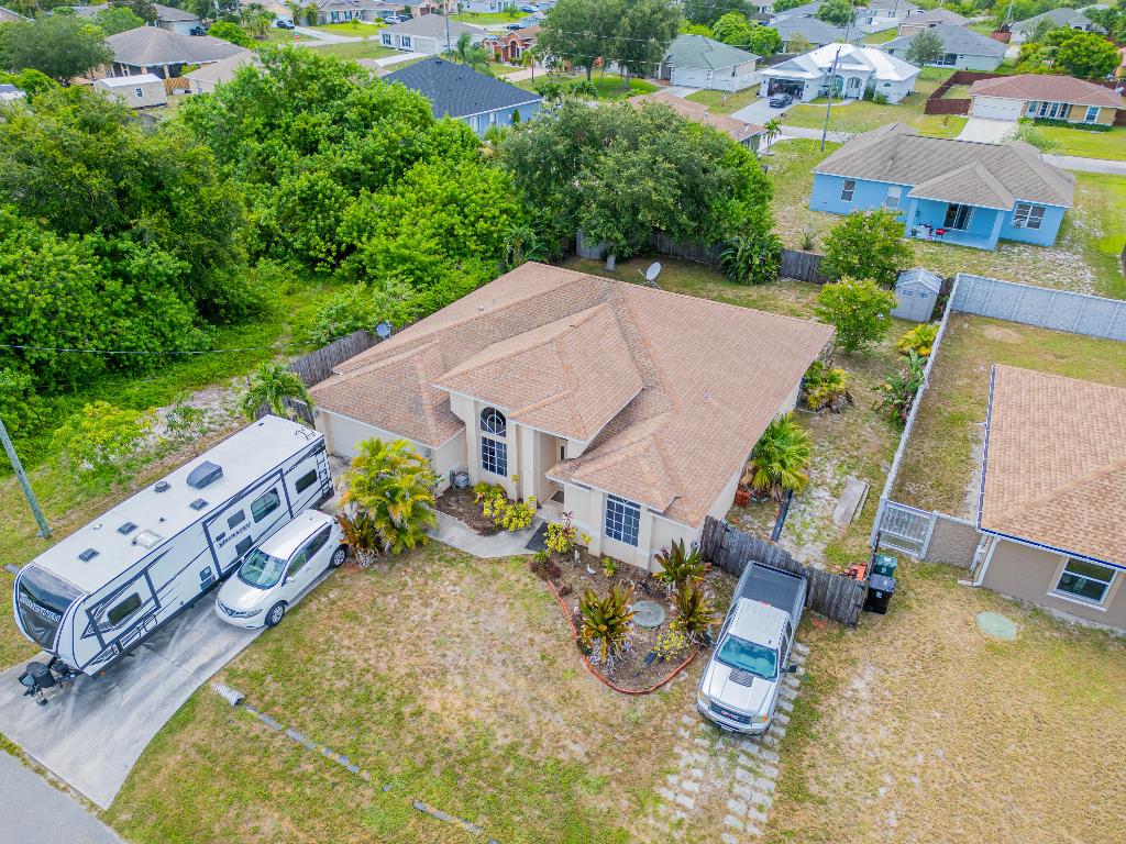 565 SW Halkell Avenue