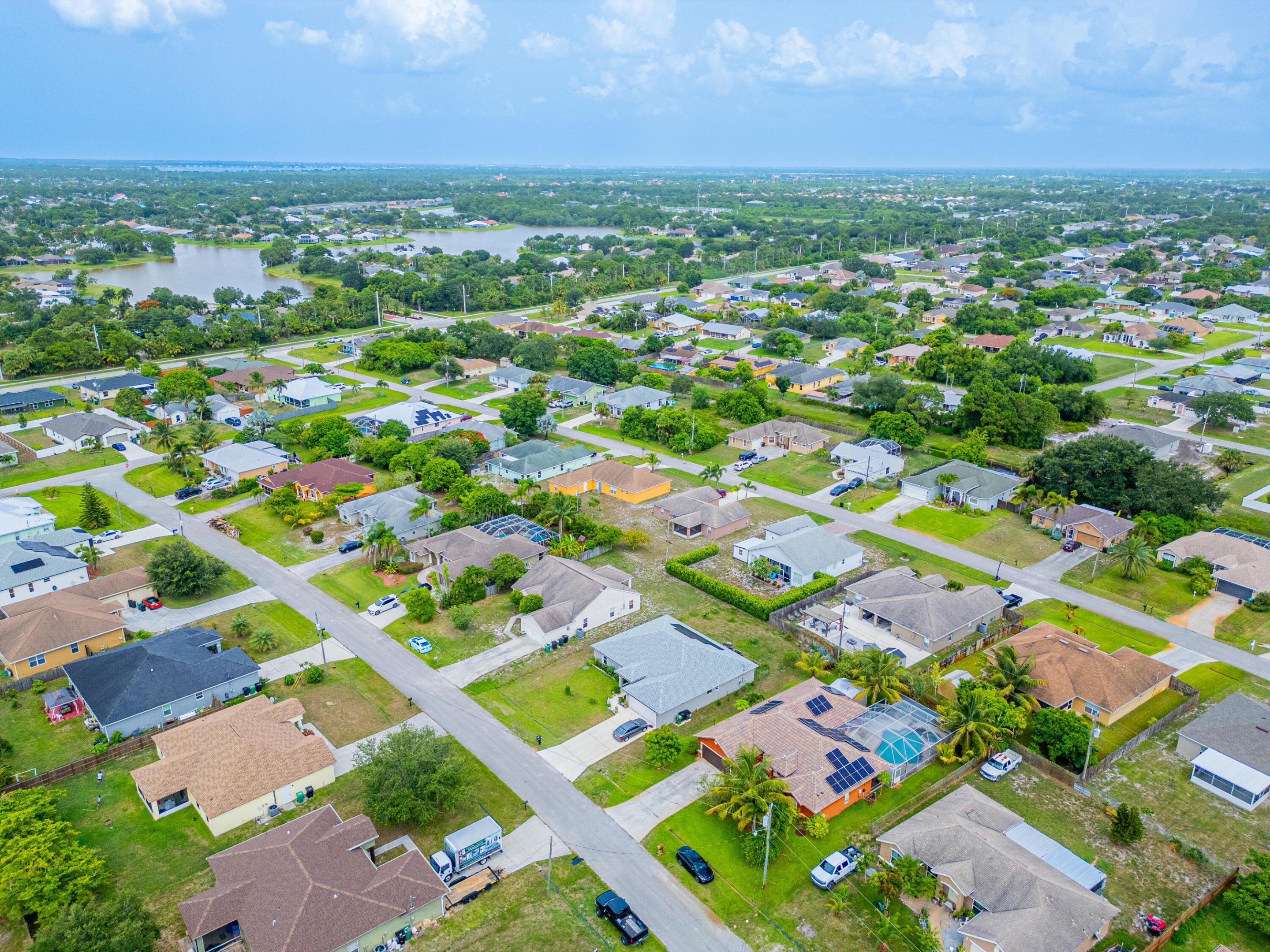 565 SW Halkell Avenue