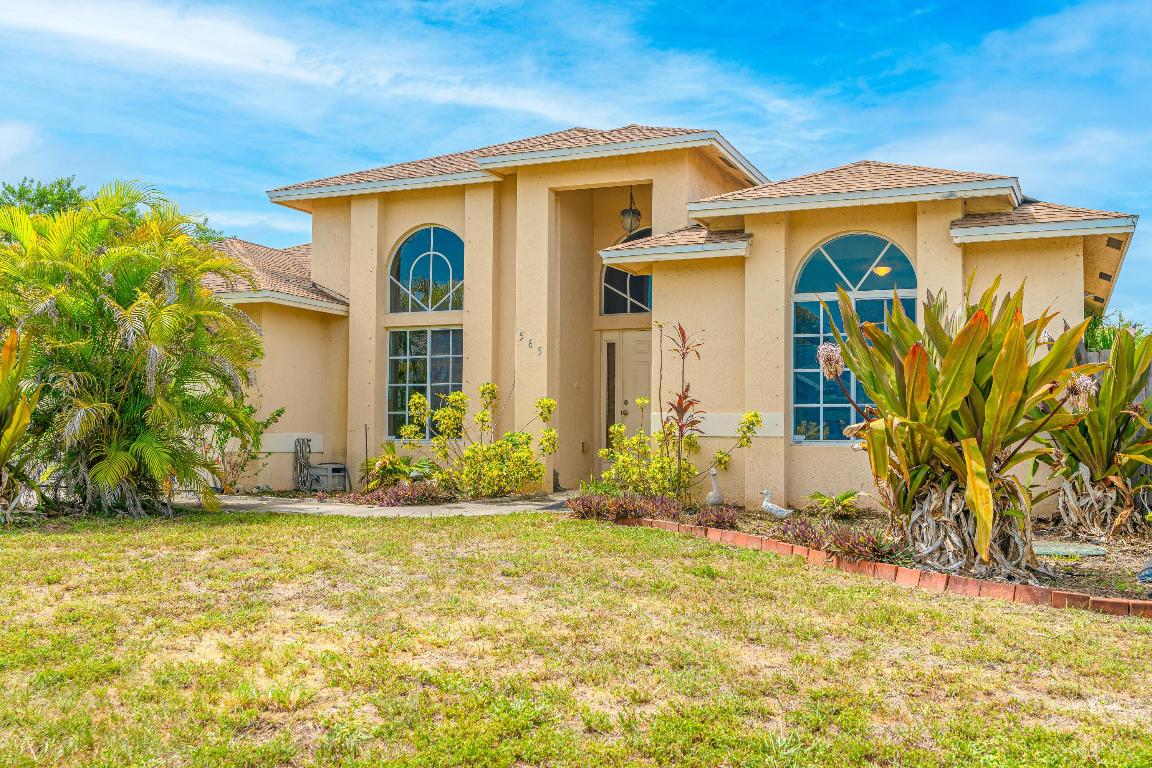 565 SW Halkell Avenue