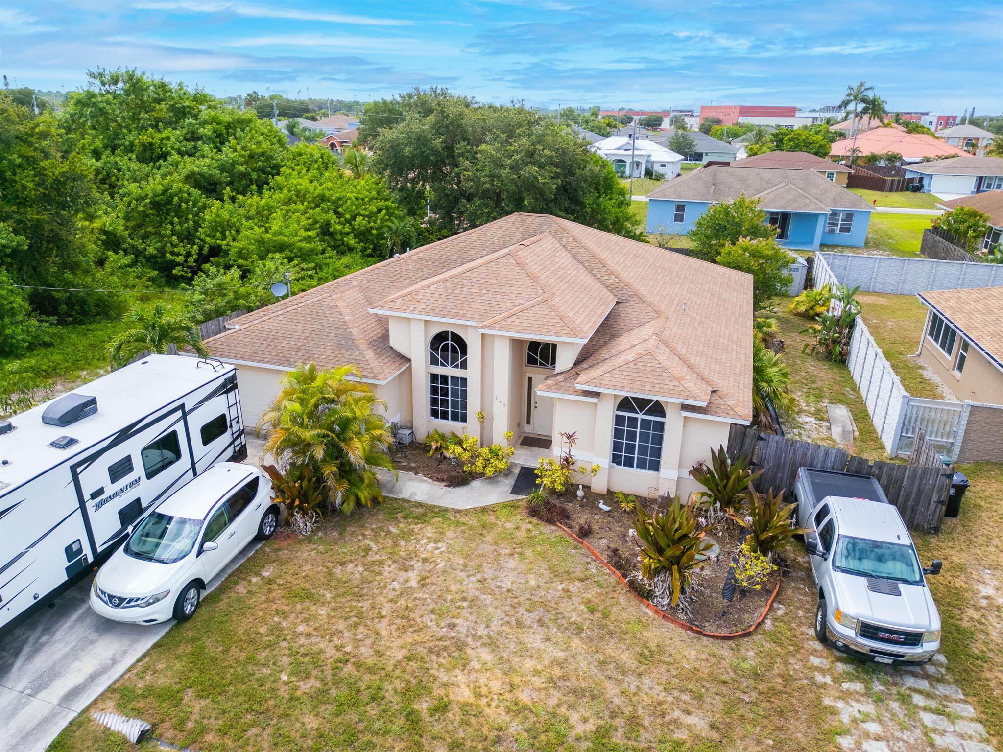 565 SW Halkell Avenue