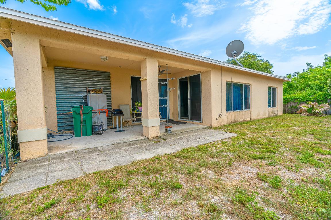 565 SW Halkell Avenue