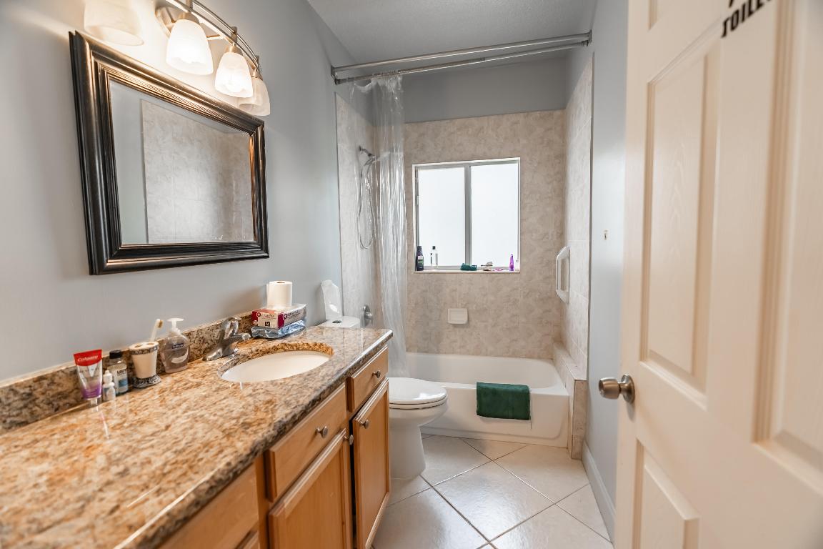 565 SW Halkell Avenue