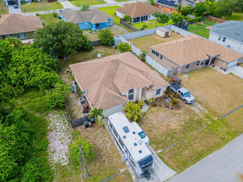 565 SW Halkell Avenue