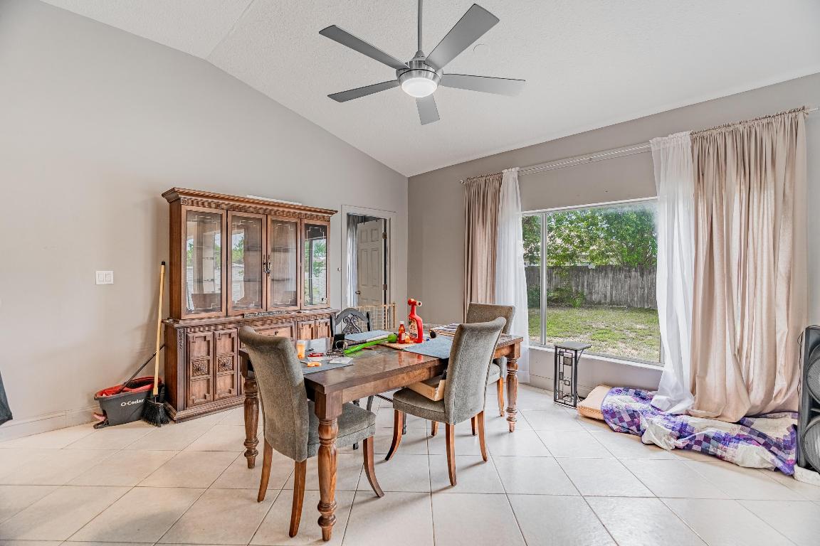 565 SW Halkell Avenue