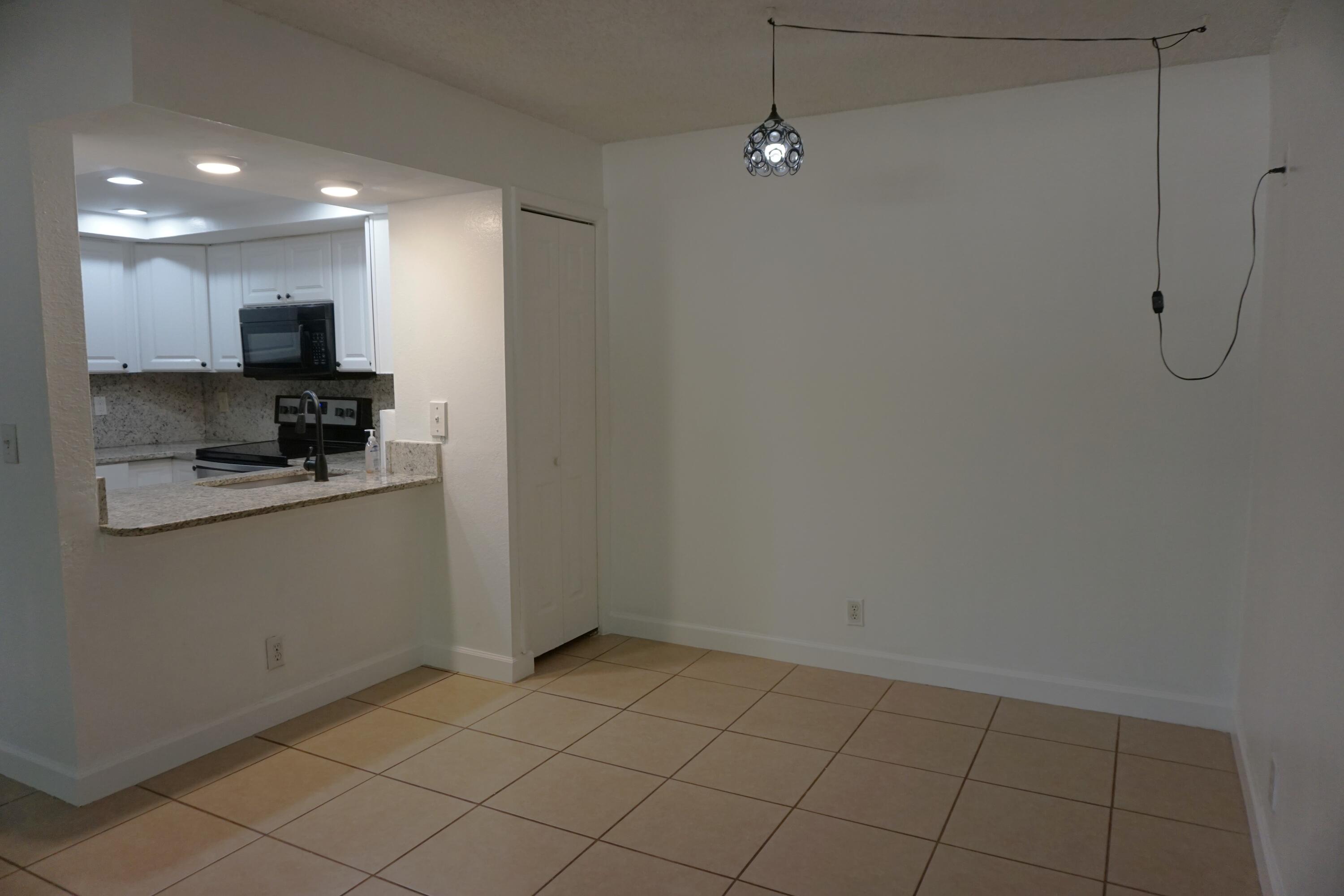 1558 SE Royal Green Circle 106