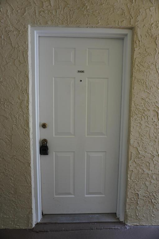 1558 SE Royal Green Circle 106