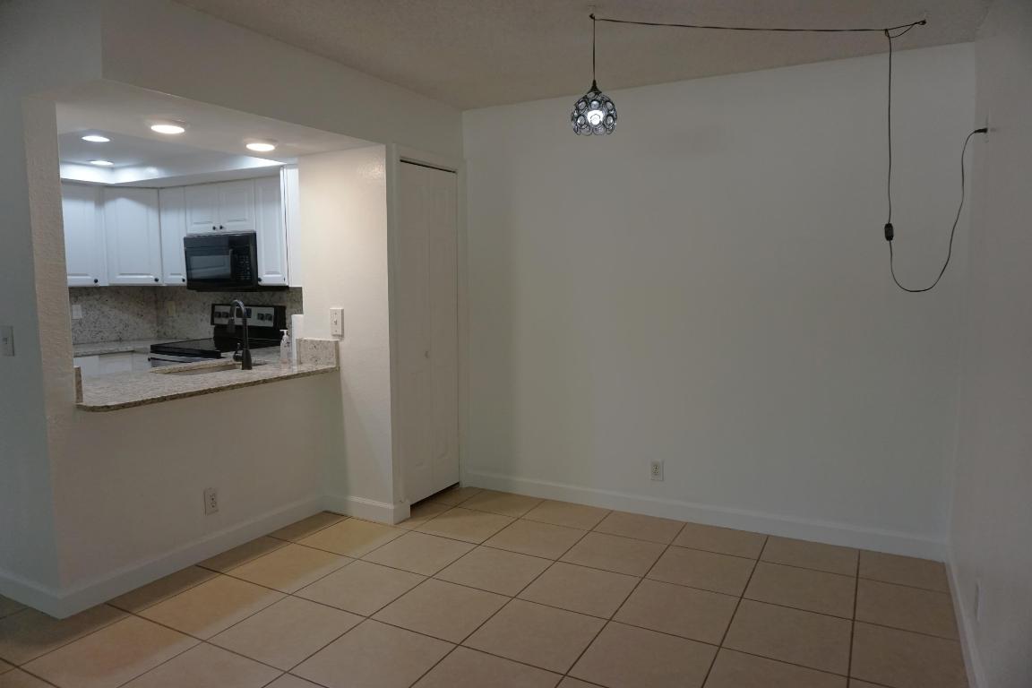 1558 SE Royal Green Circle 106