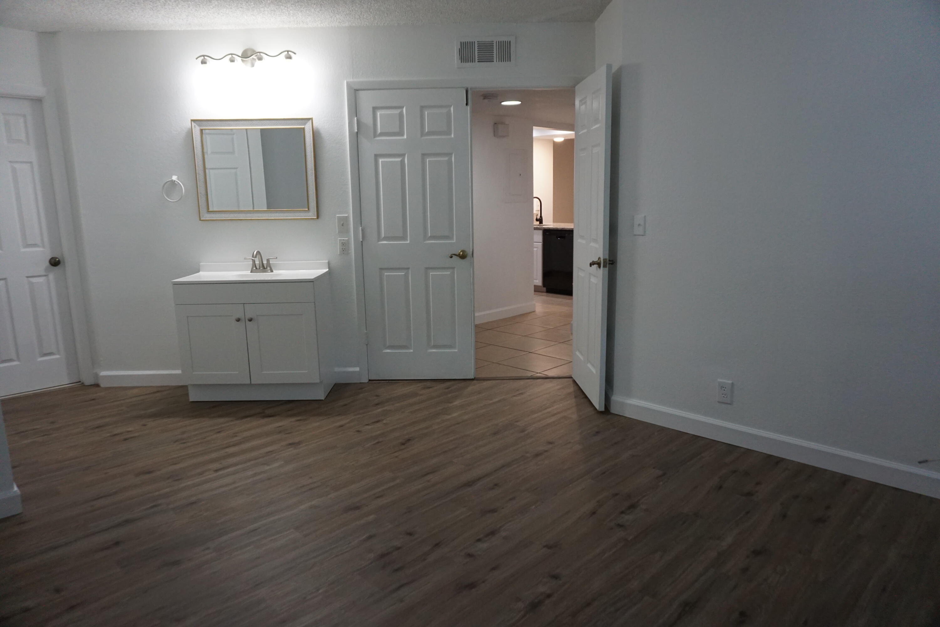 1558 SE Royal Green Circle 106