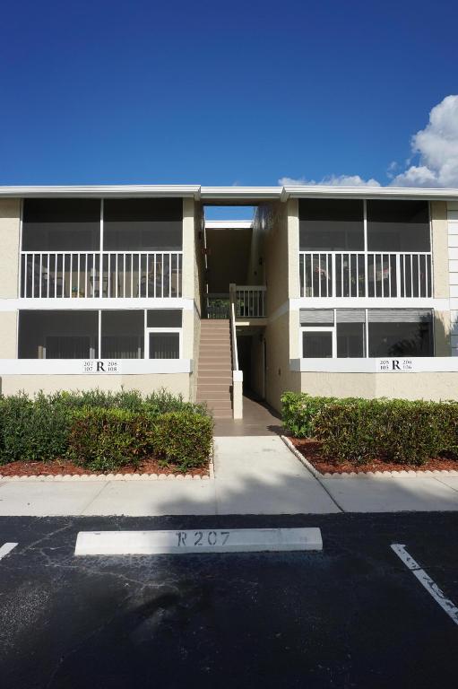 1558 SE Royal Green Circle 106