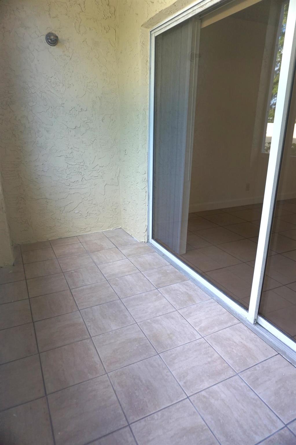 1558 SE Royal Green Circle 106