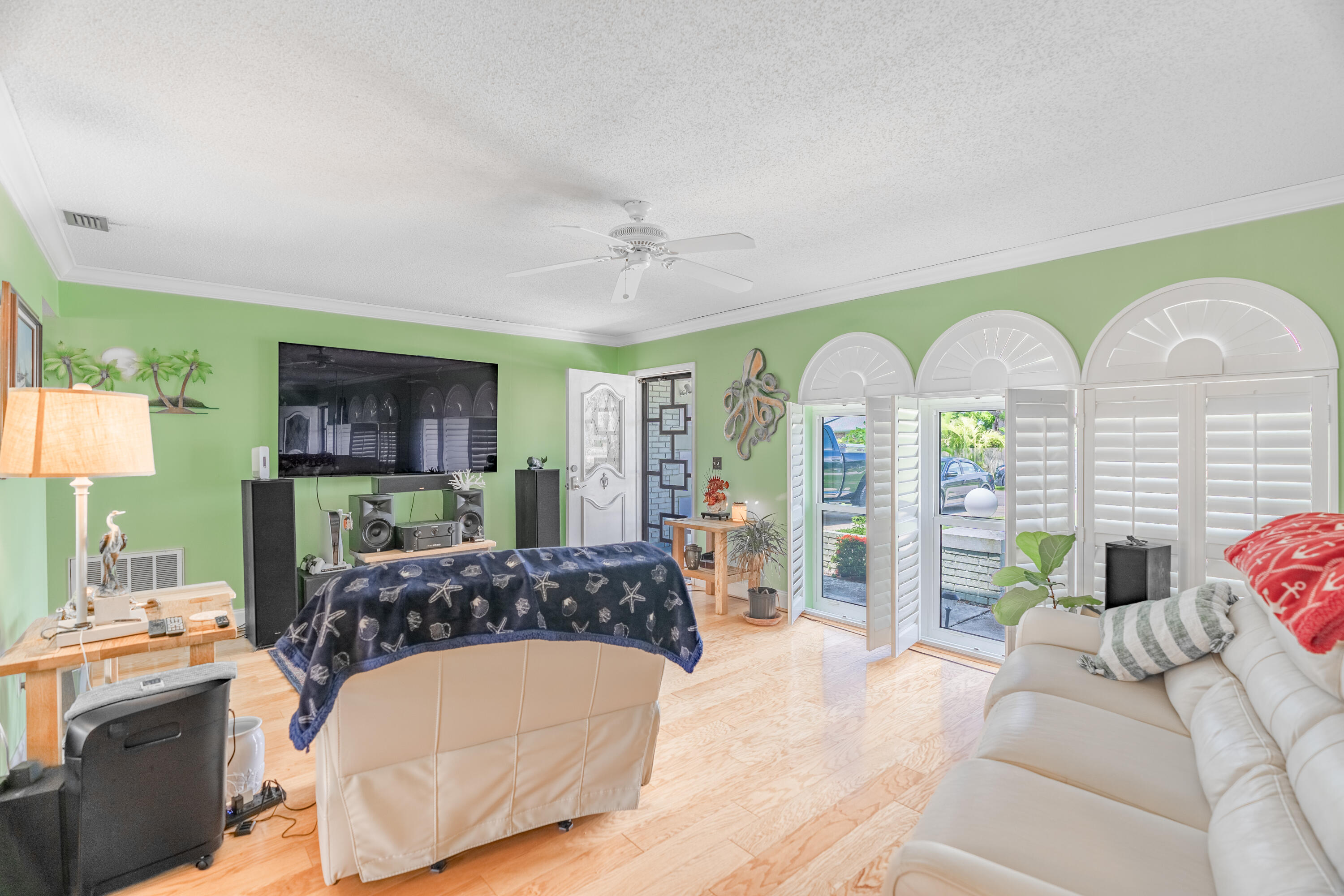 727 SE Calmoso Drive