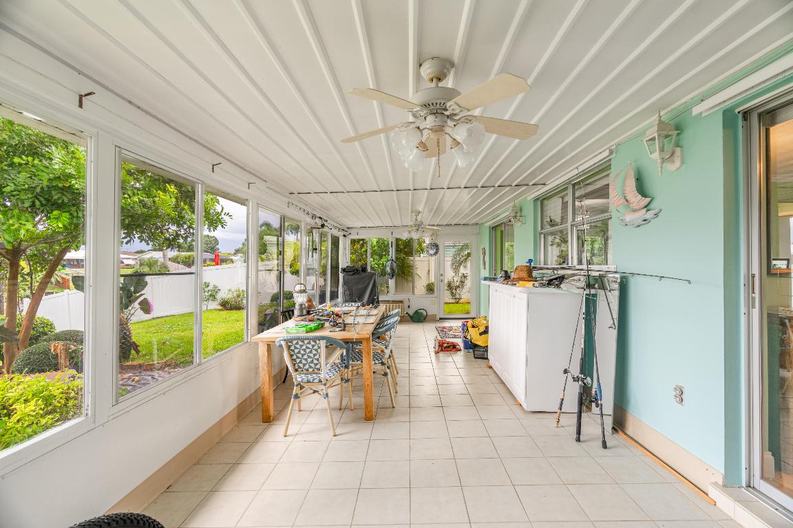 727 SE Calmoso Drive