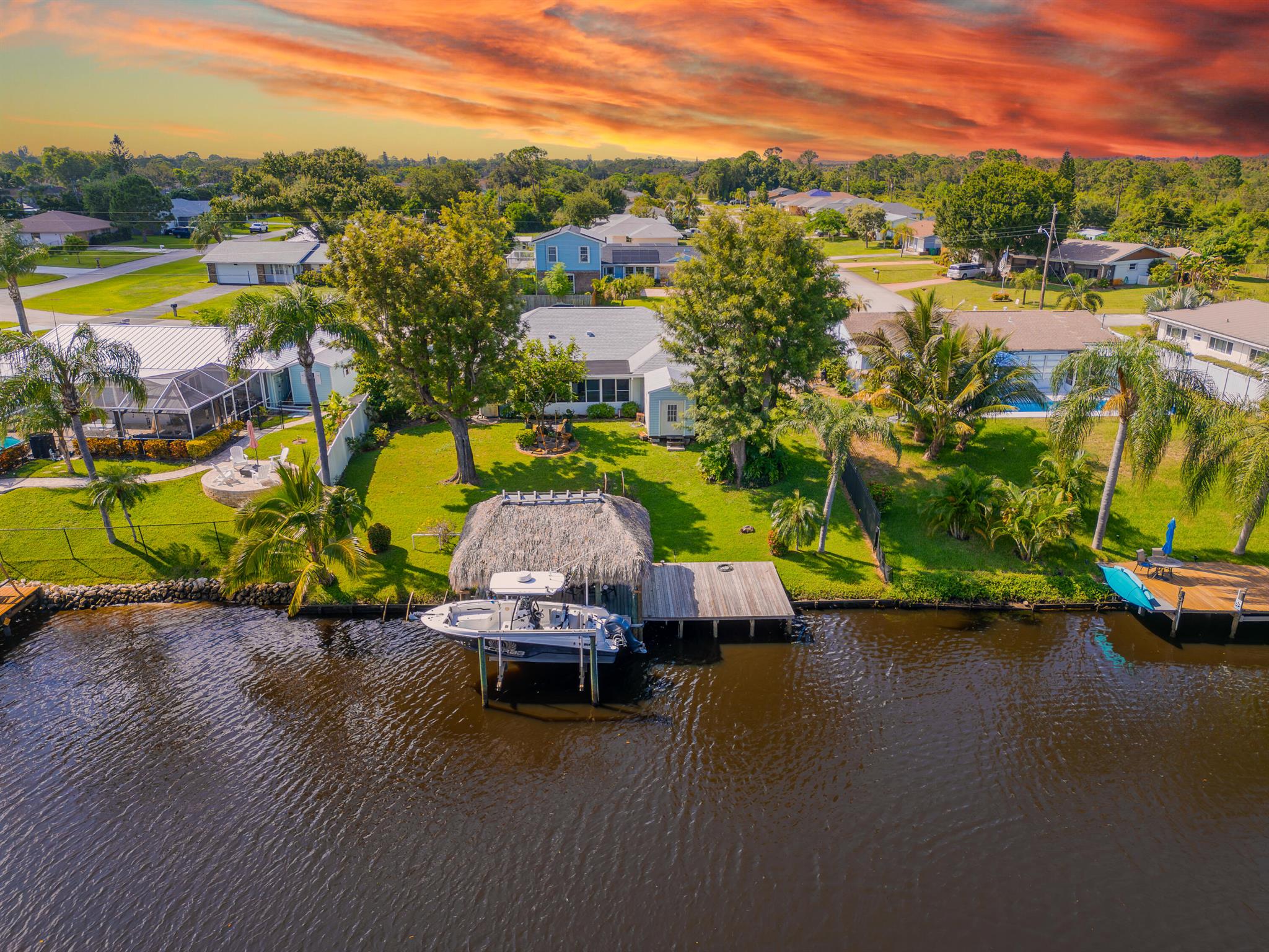 727 SE Calmoso Drive