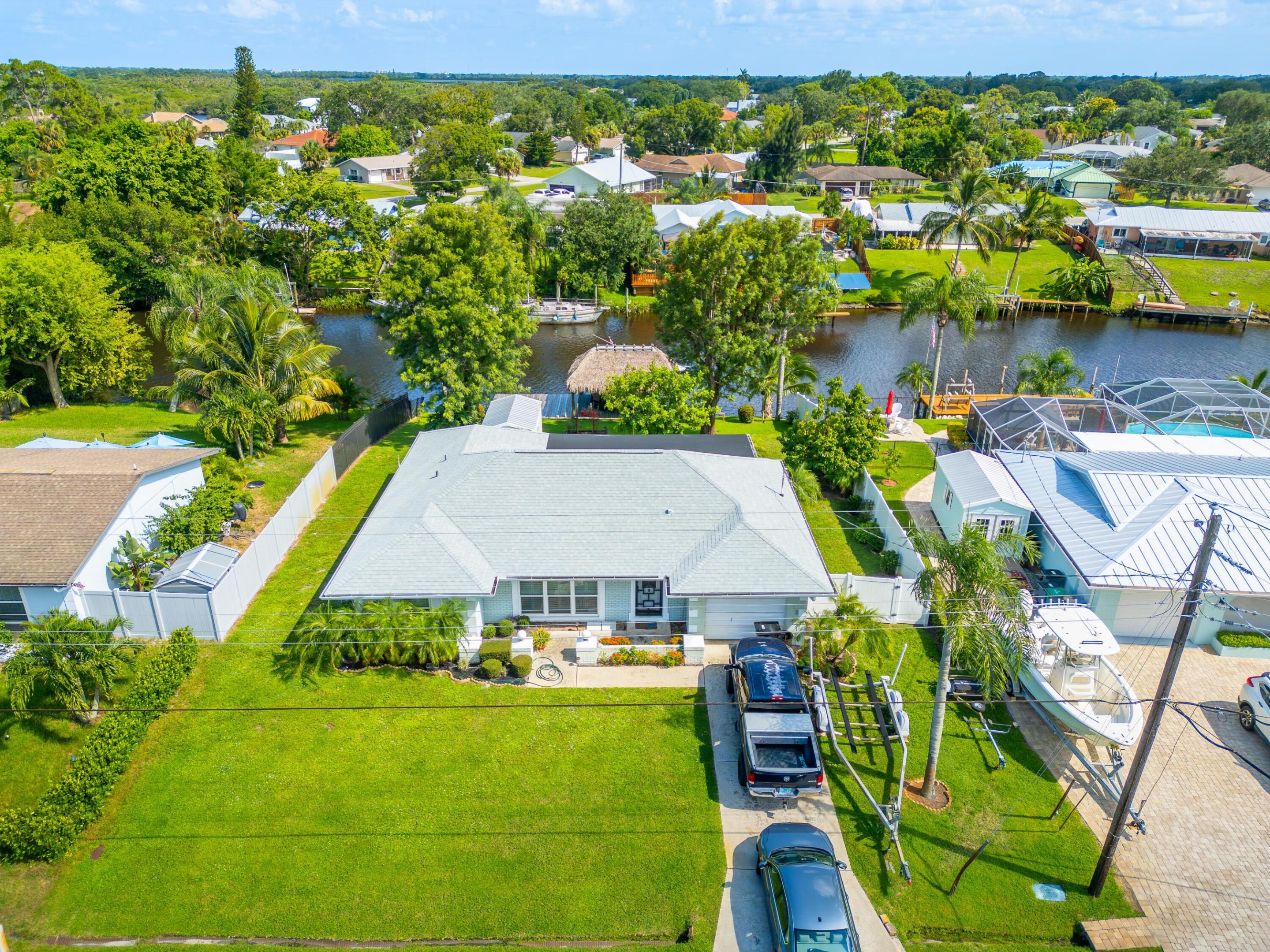 727 SE Calmoso Drive