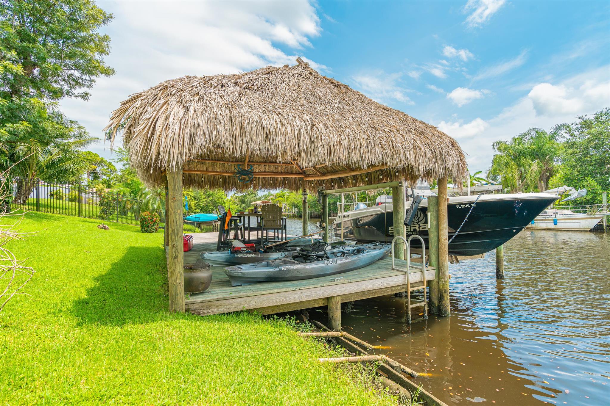 727 SE Calmoso Drive